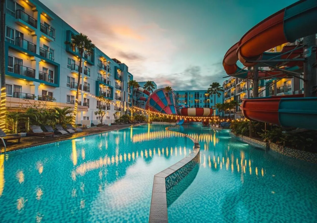 Swimming pool in Astara Hotel Balikpapan