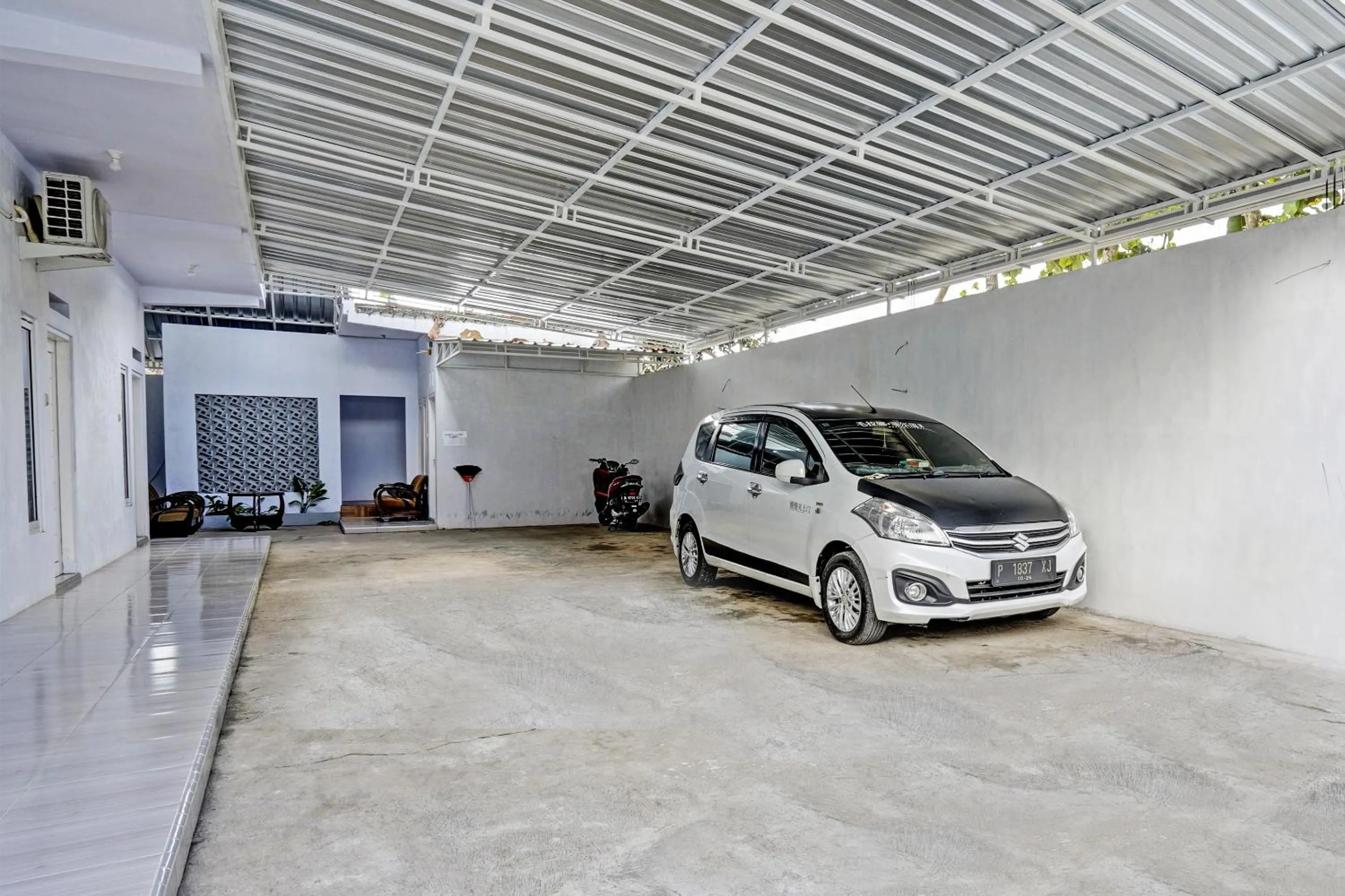 Facade/entrance in Hotel O Niza Guesthouse Syariah