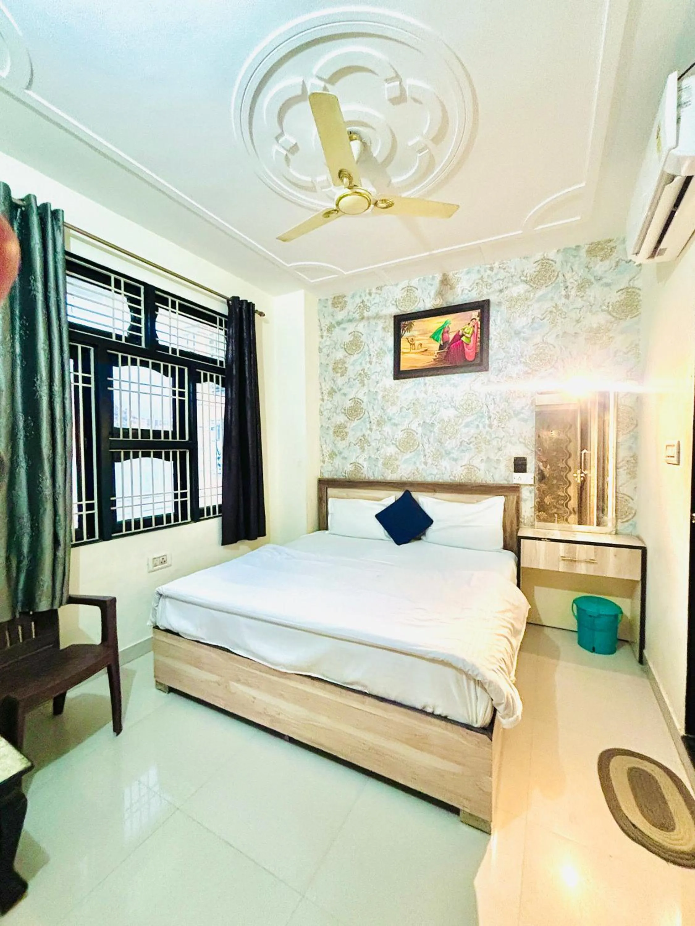 Bed in Hill Top Residency