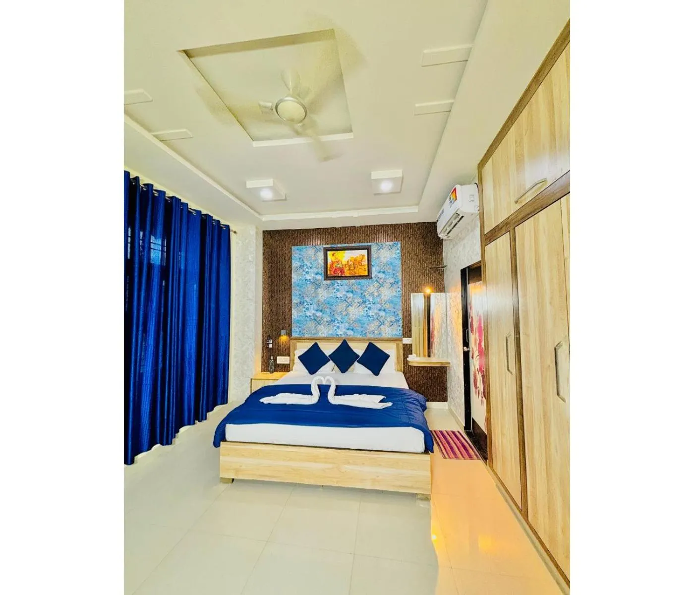 Bed in Hill Top Residency