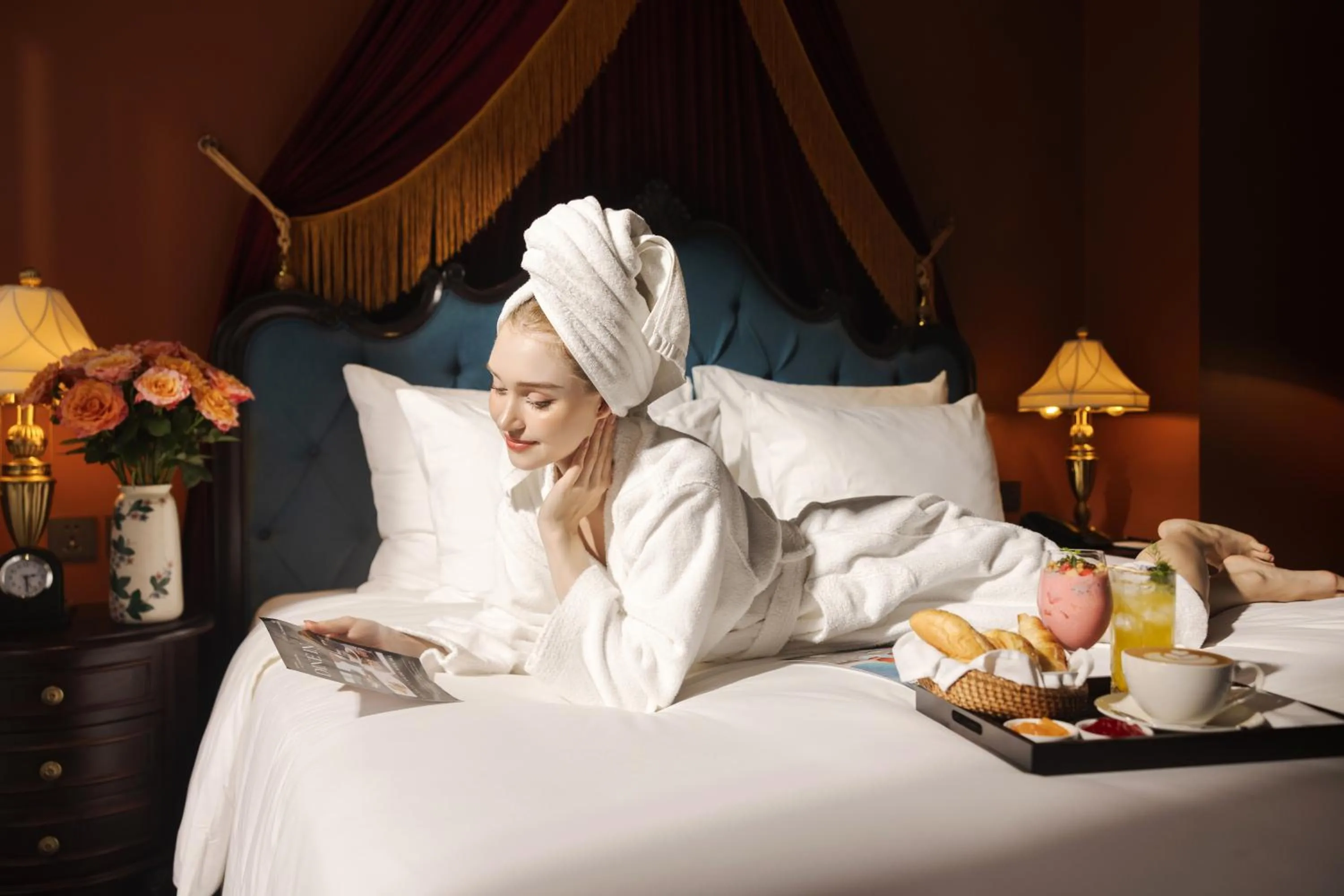 Bed in Le Chanvre Hanoi Hotel & Spa