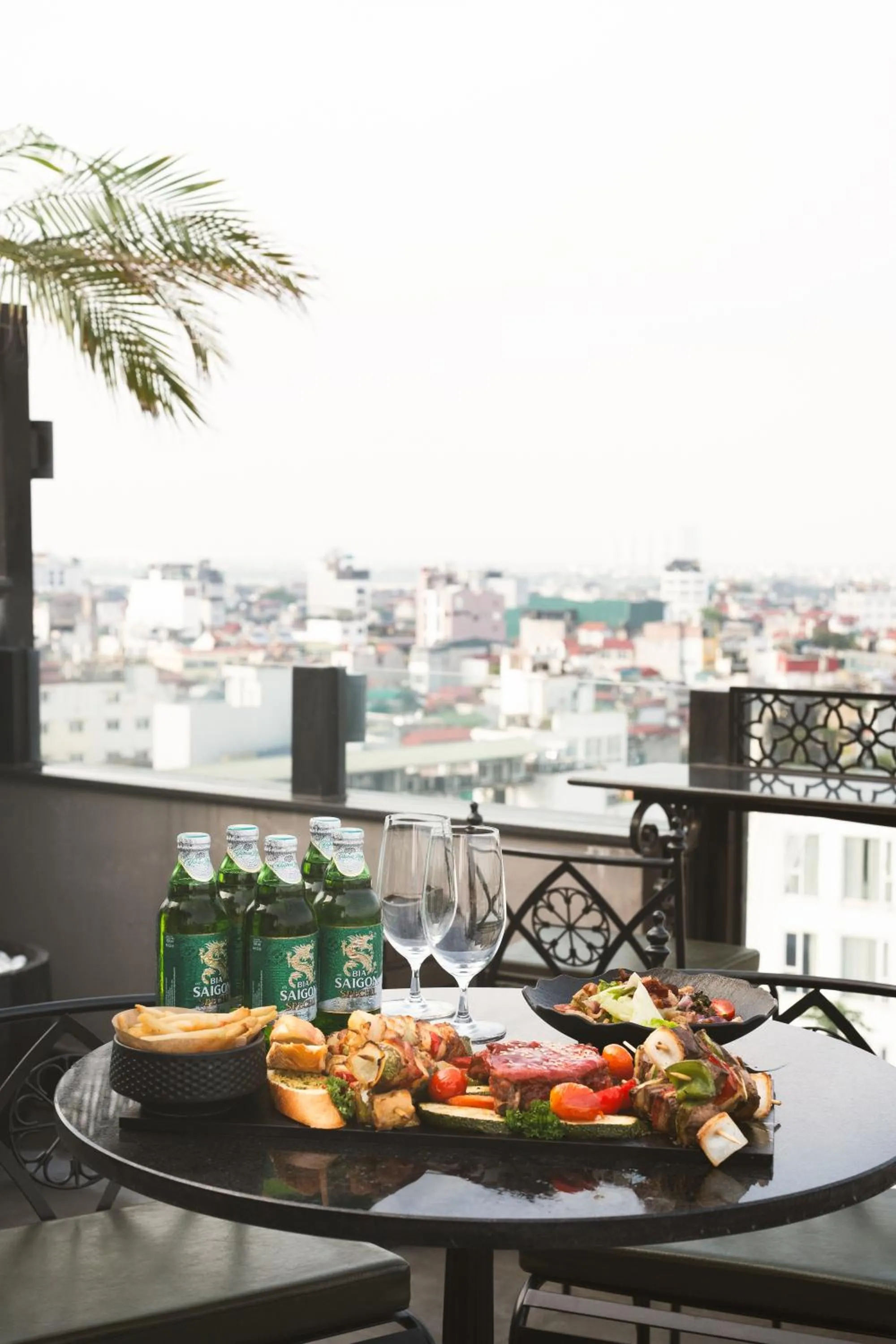 Food and drinks in Le Chanvre Hanoi Hotel & Spa