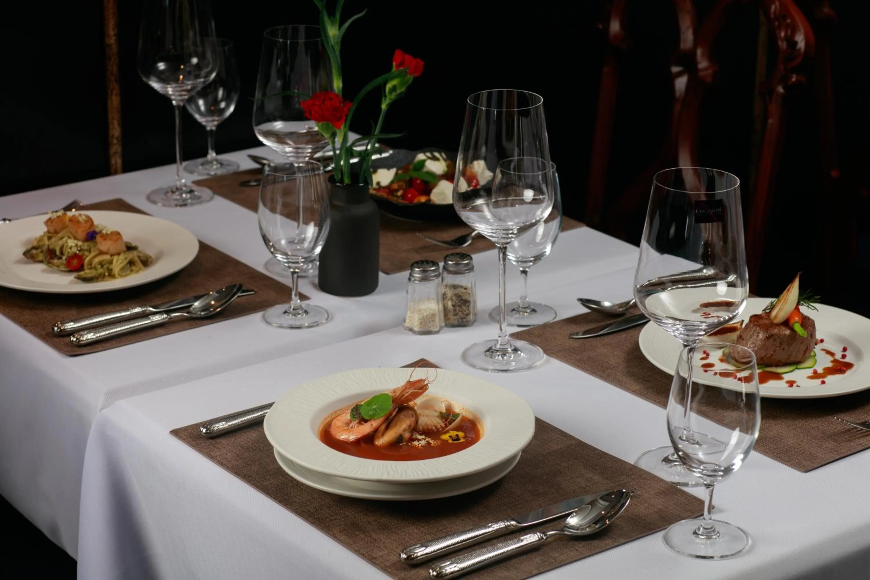 Restaurant/places to eat in Le Chanvre Hanoi Hotel & Spa