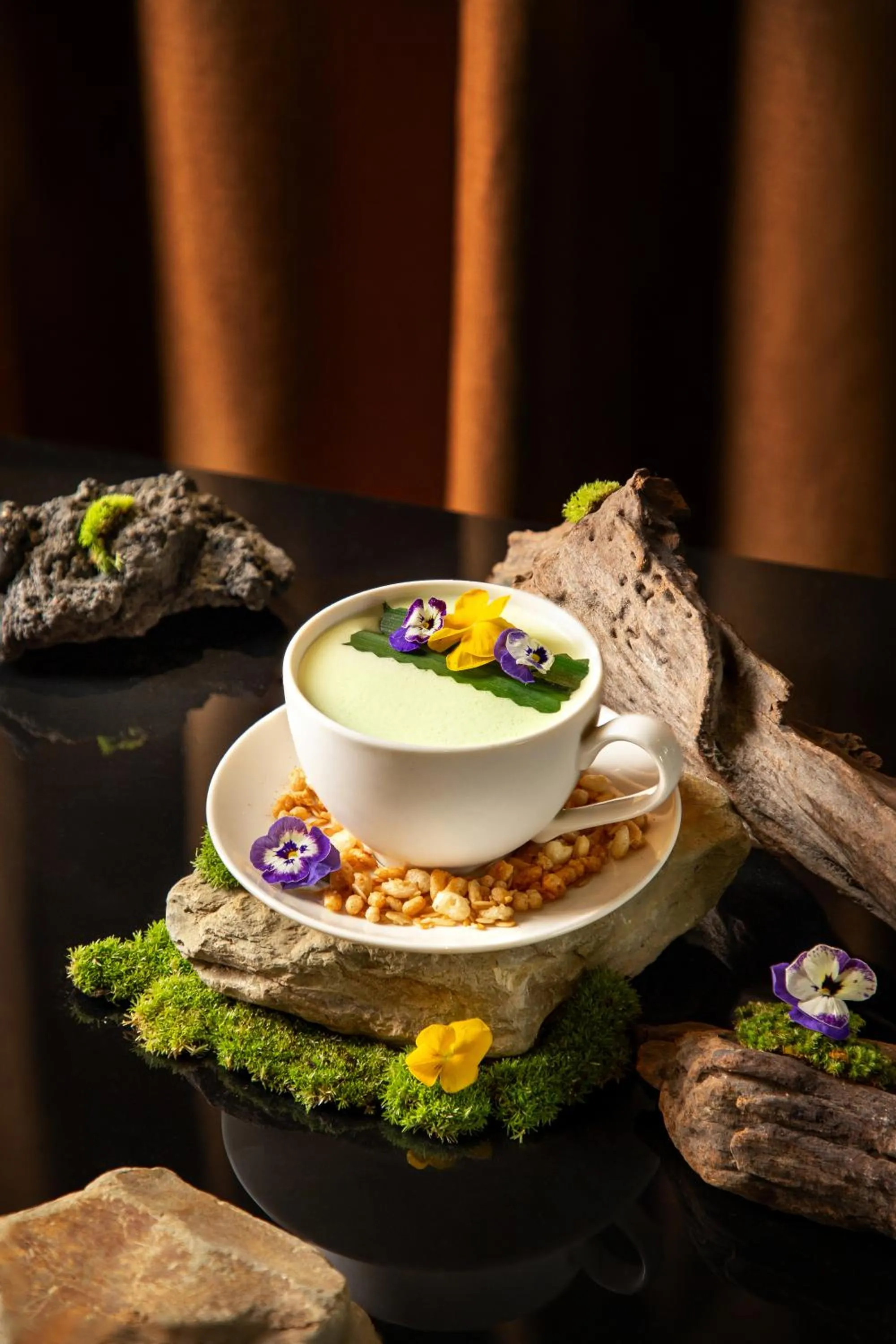 Food and drinks in Le Chanvre Hanoi Hotel & Spa