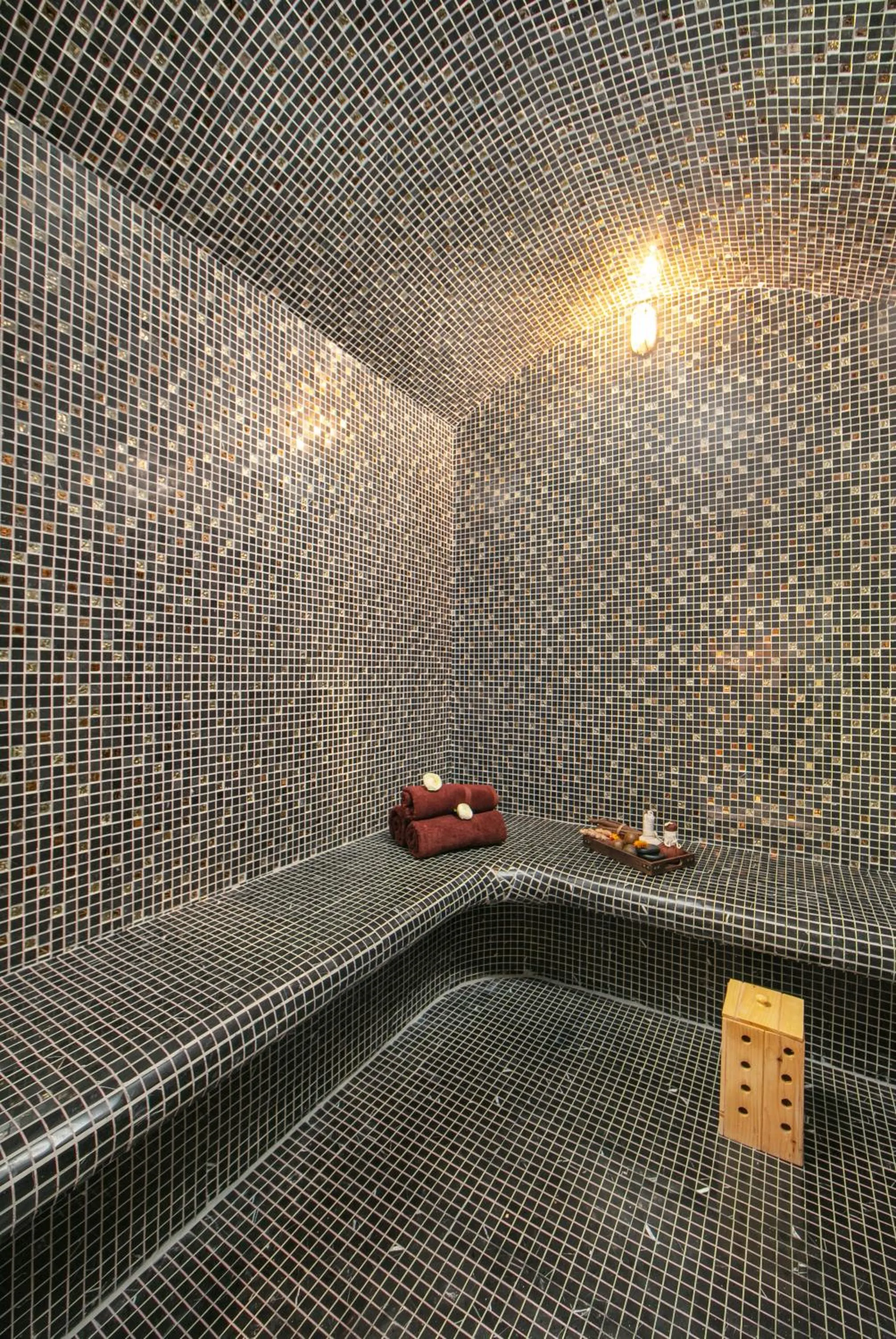 Sauna in Le Chanvre Hanoi Hotel & Spa