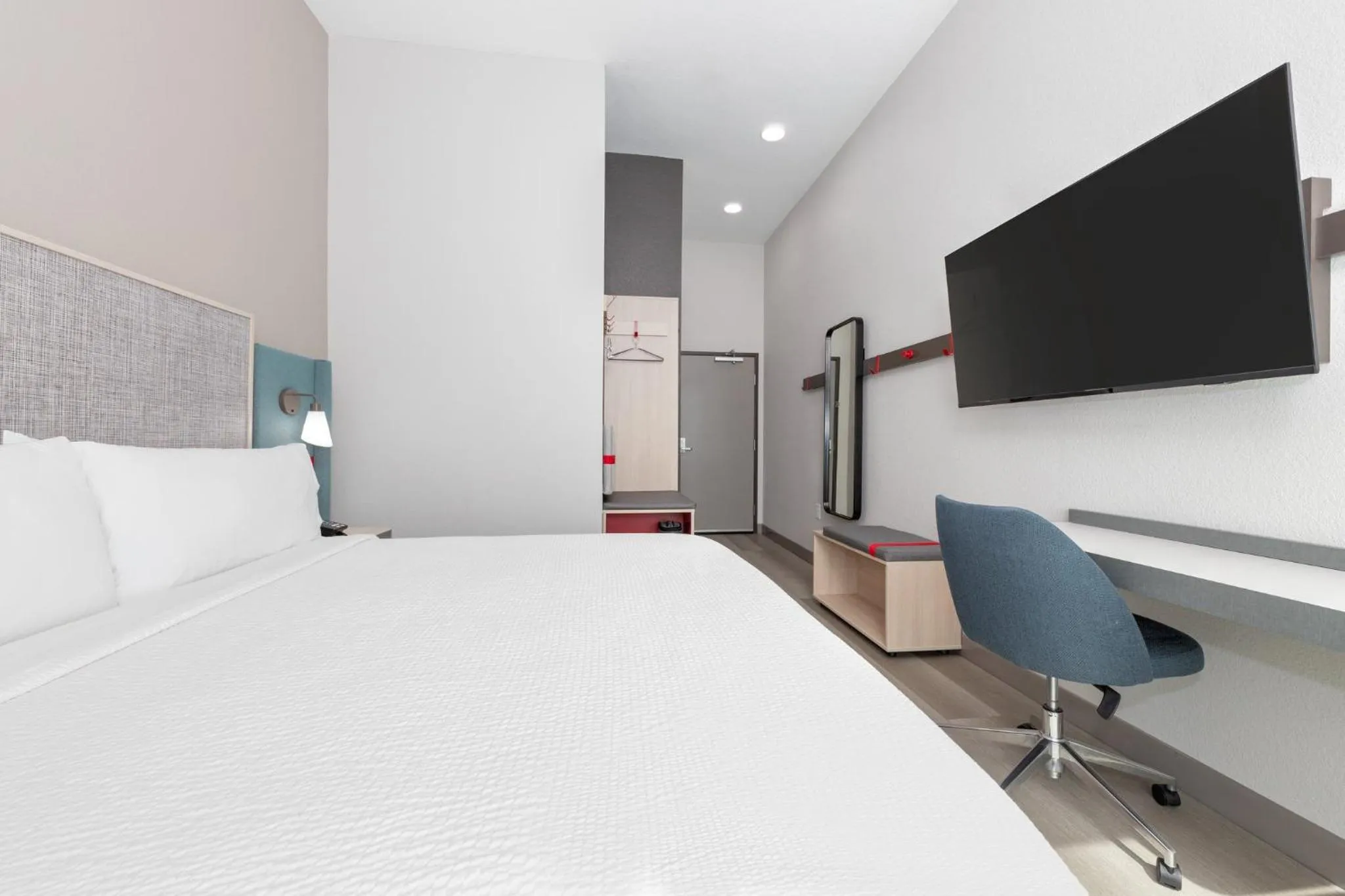 Photo of the whole room, Bed in avid hotel Austin NW - Lakeline by IHG