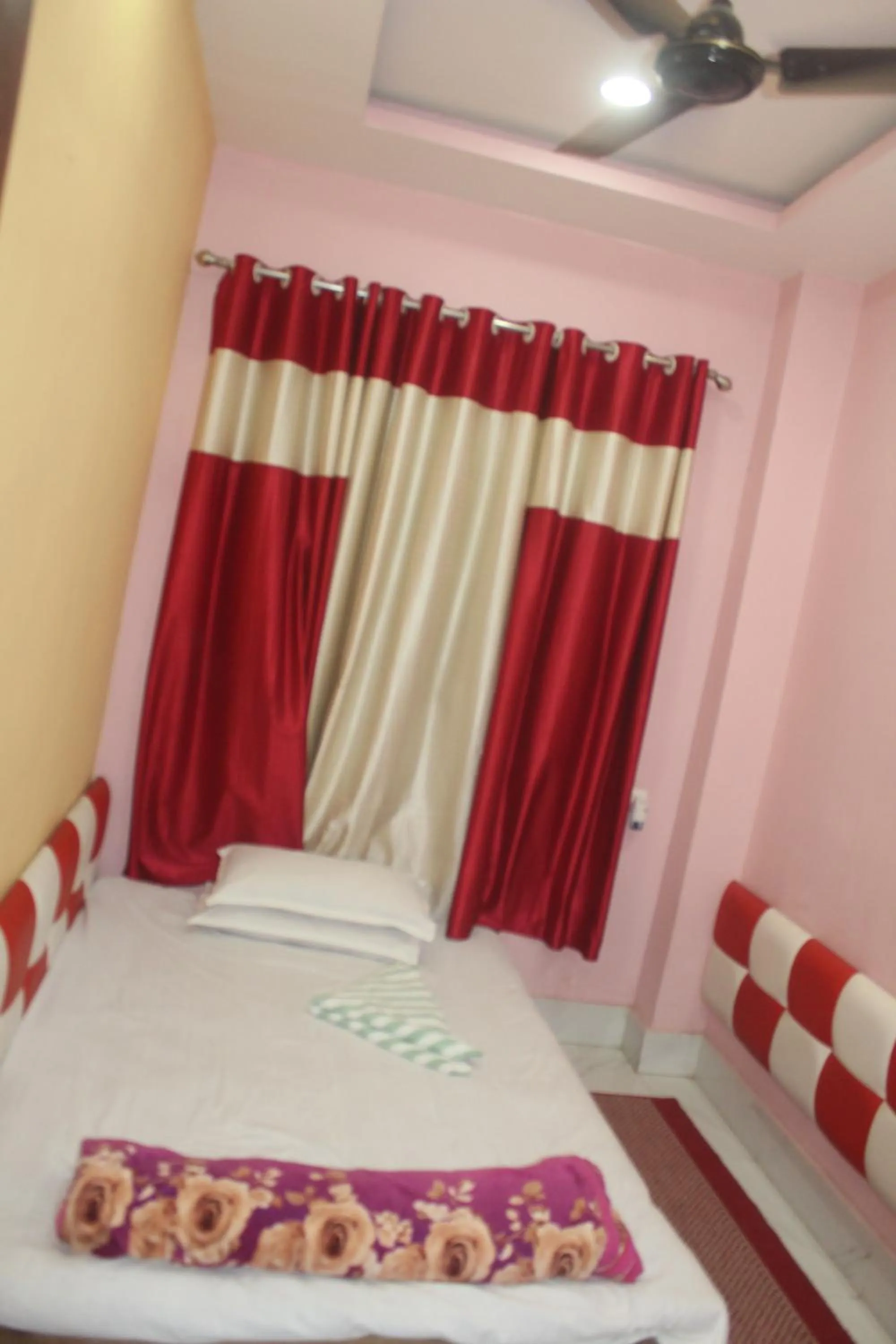 Bedroom in Hotel Giggle Coast Restro and Lodge