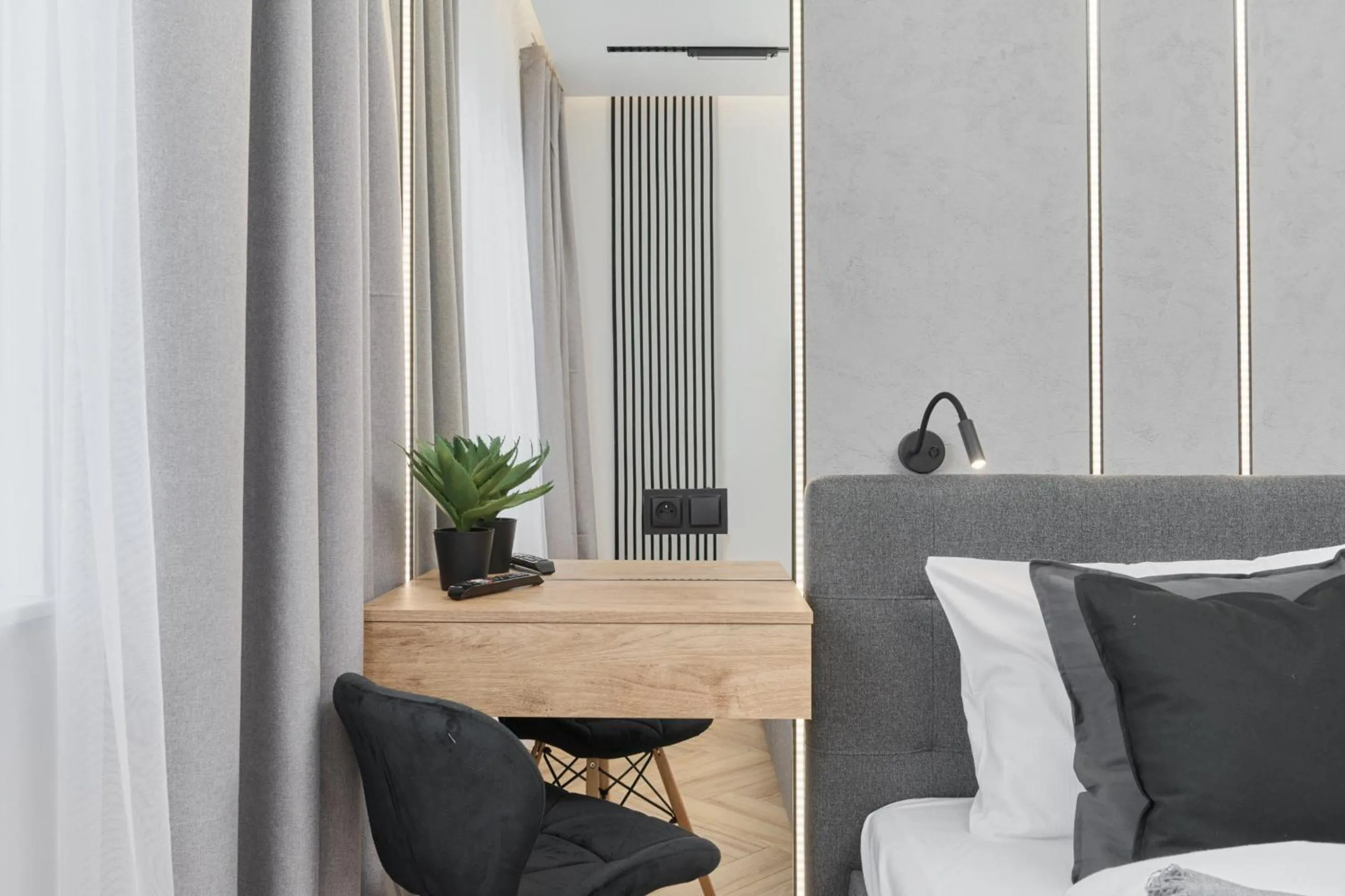 Exclusive Apartment with Balcony & Parking Wrocław by Renters Prestige