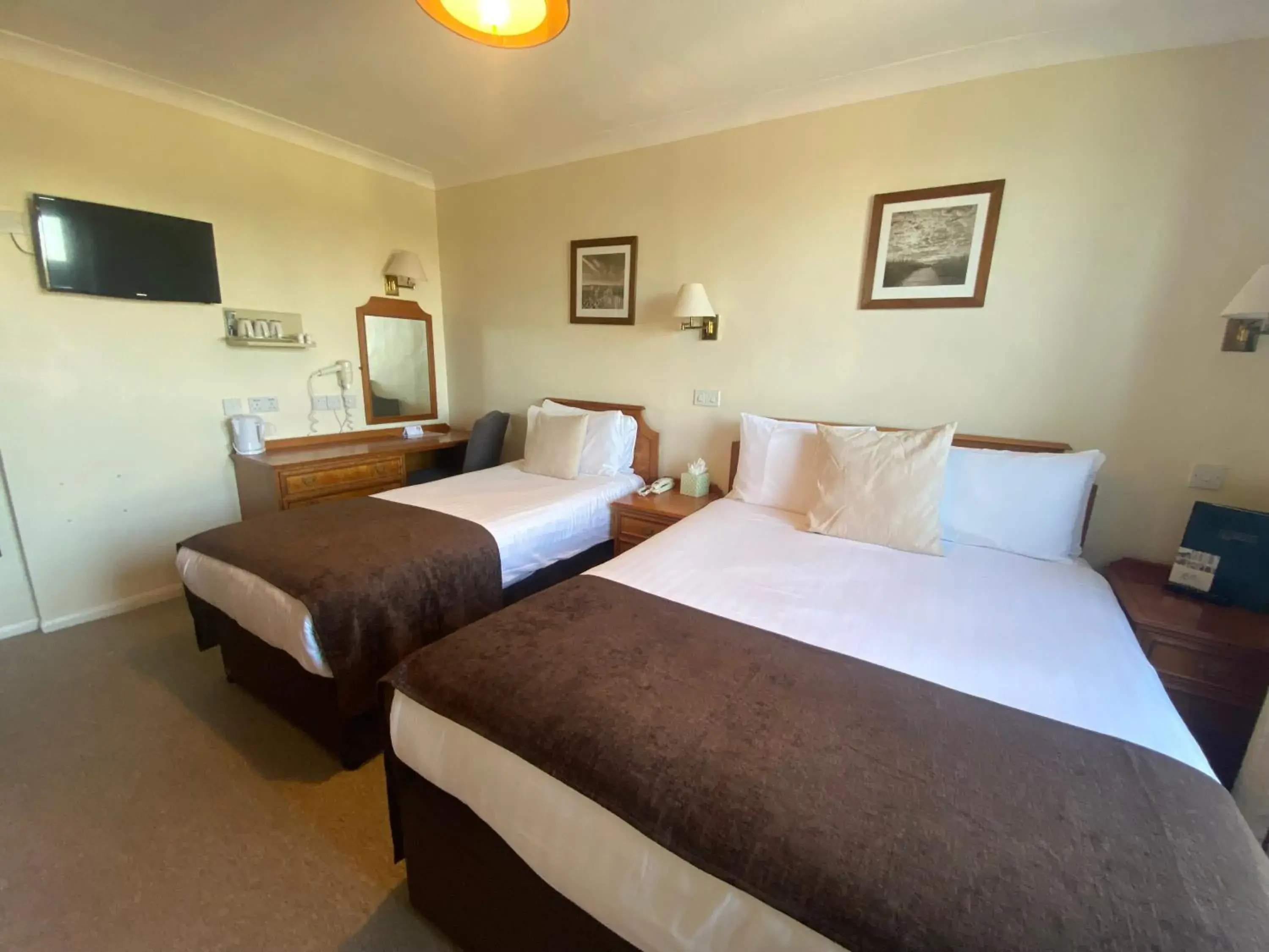 Family Room with Sea View in The Riviera Hotel & Apartments - Alum Chine Family Room with Sea View in The Riviera Hotel & Apartments - Alum Chine