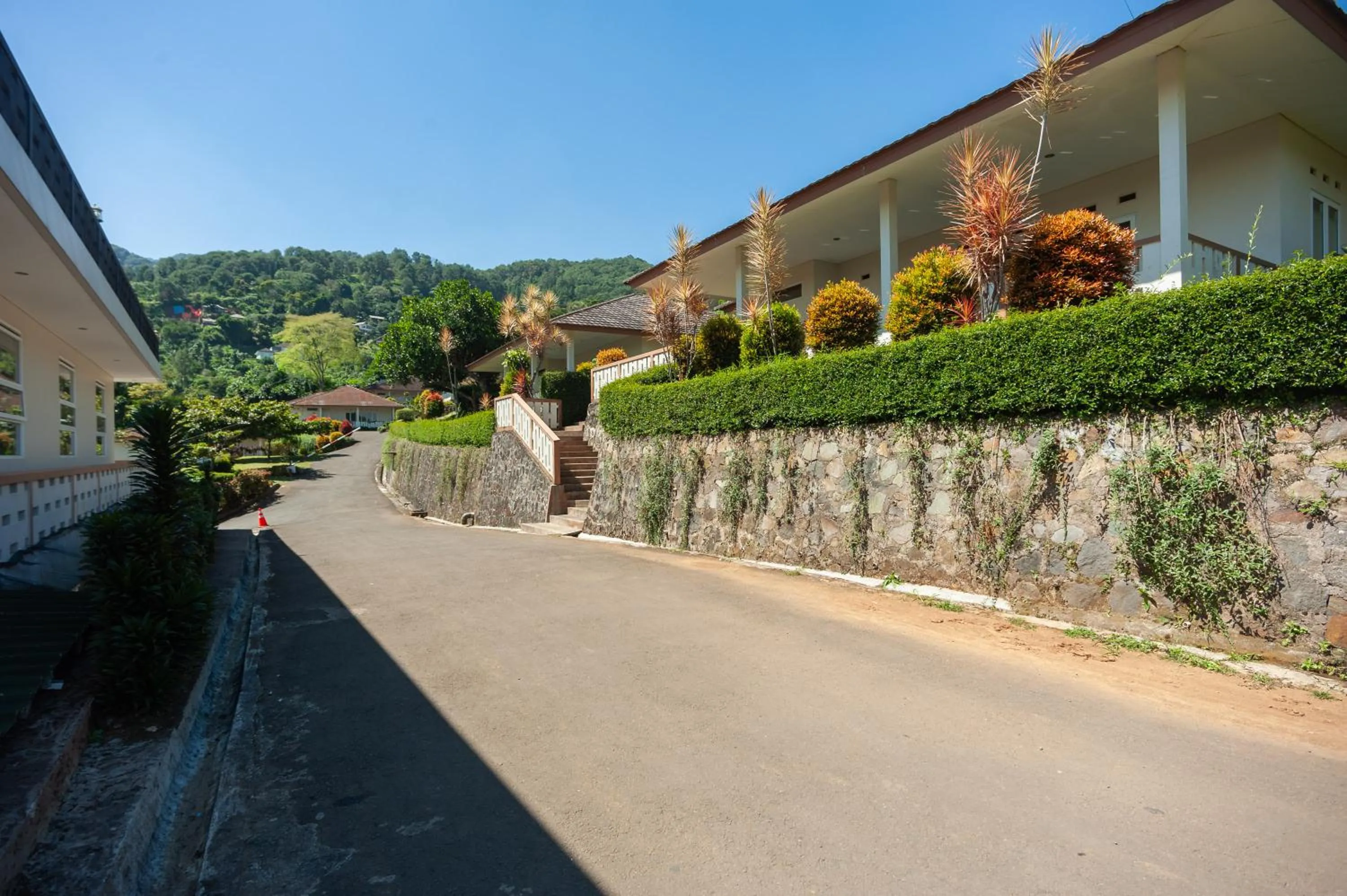 Facade/entrance in Urbanview Resort Adang Zecky Cisarua Puncak by RedDoorz