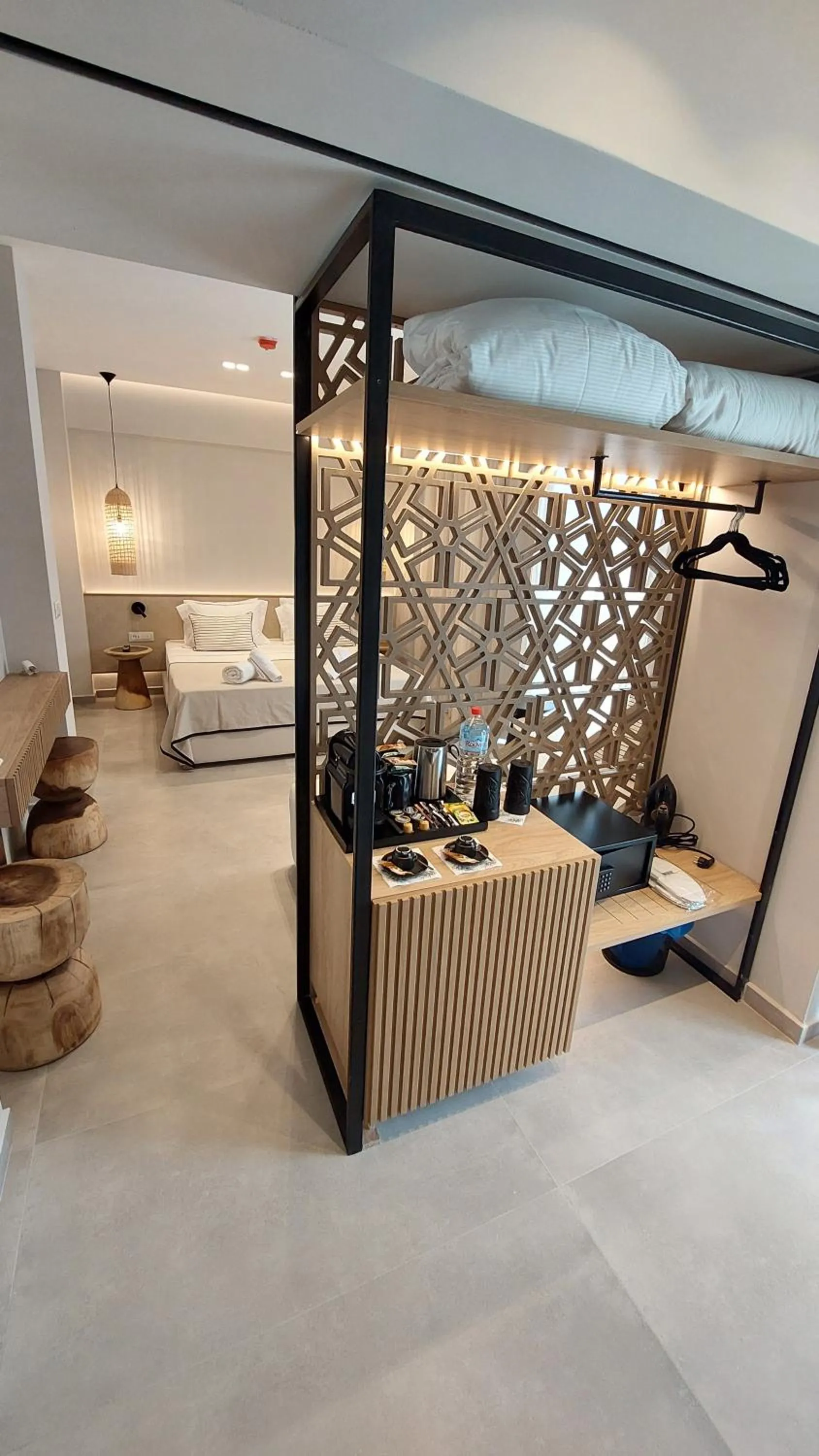 Photo of the whole room, Bed in Niriides Palace