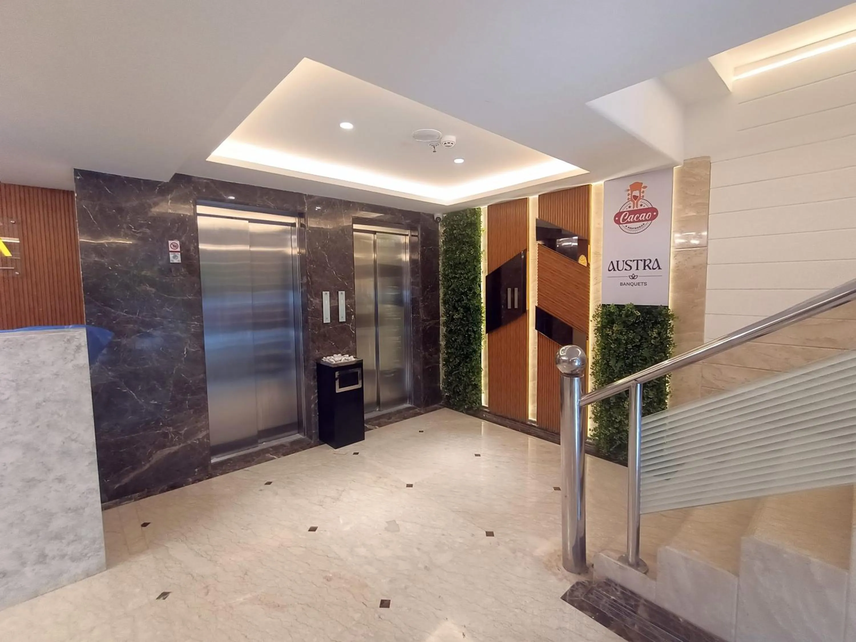 elevator in Aralia International Airport, Mumbai