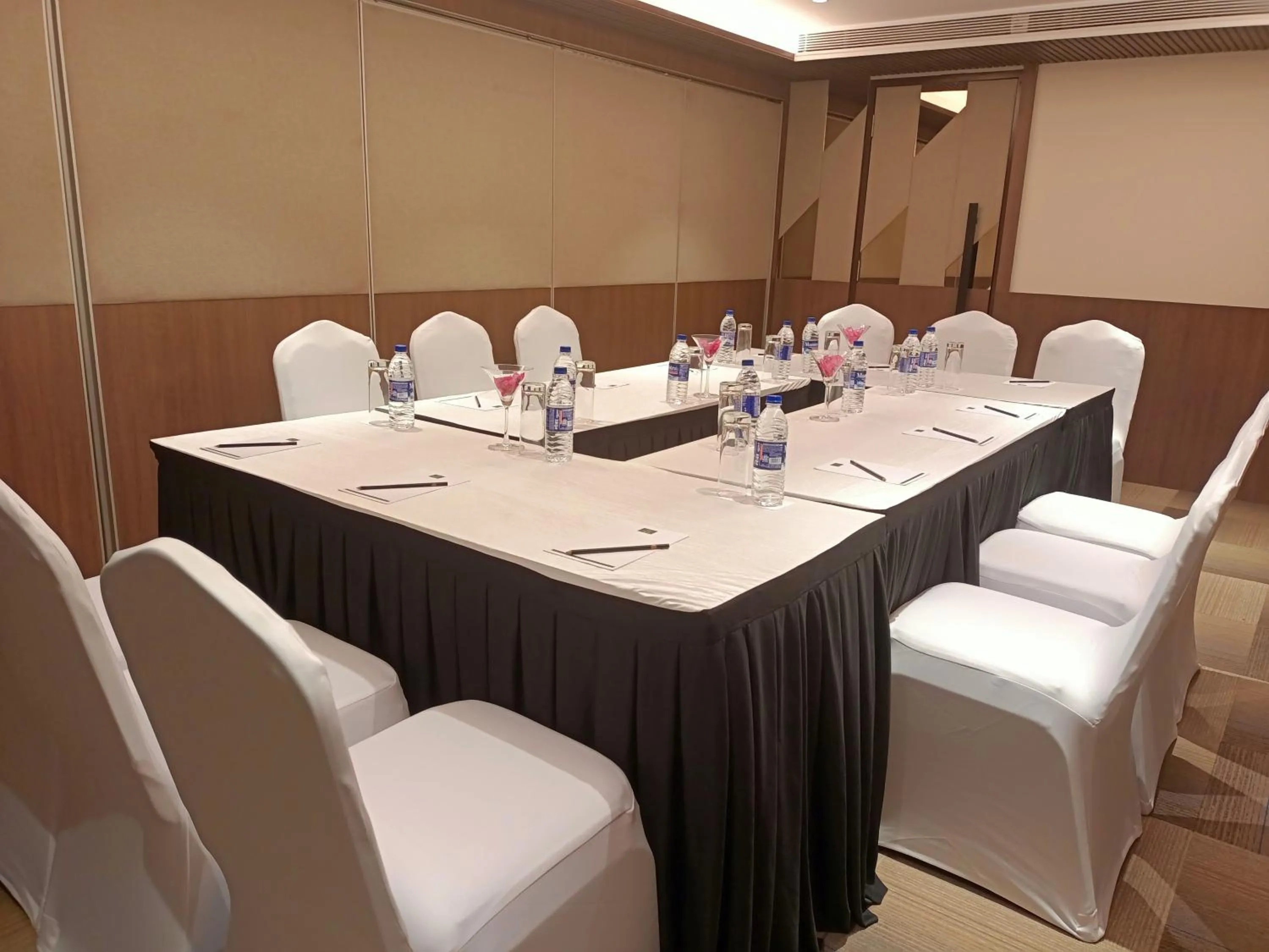 Meeting/conference room in Aralia International Airport, Mumbai