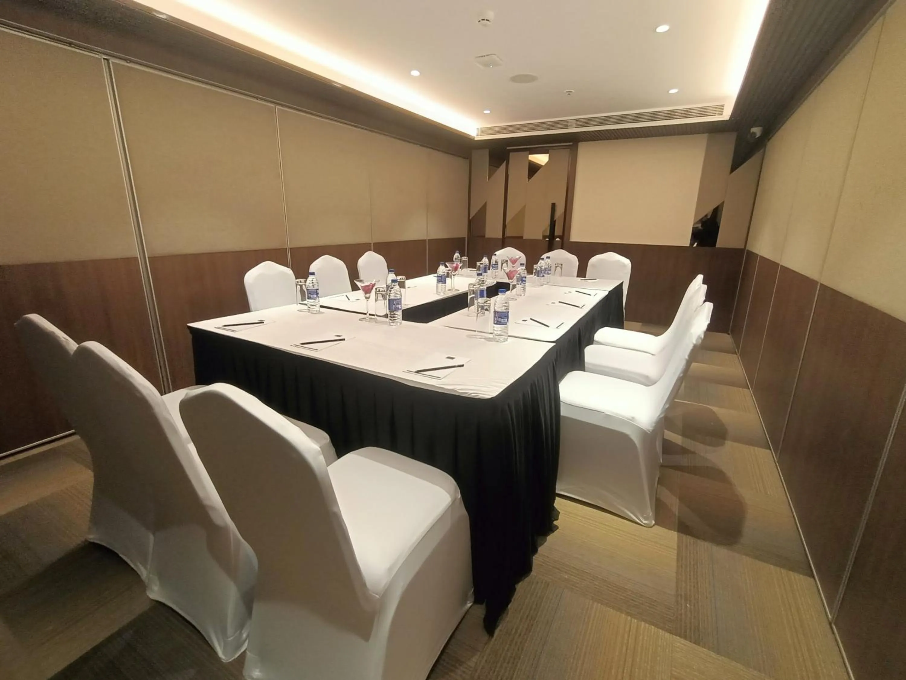 Meeting/conference room in Aralia International Airport, Mumbai