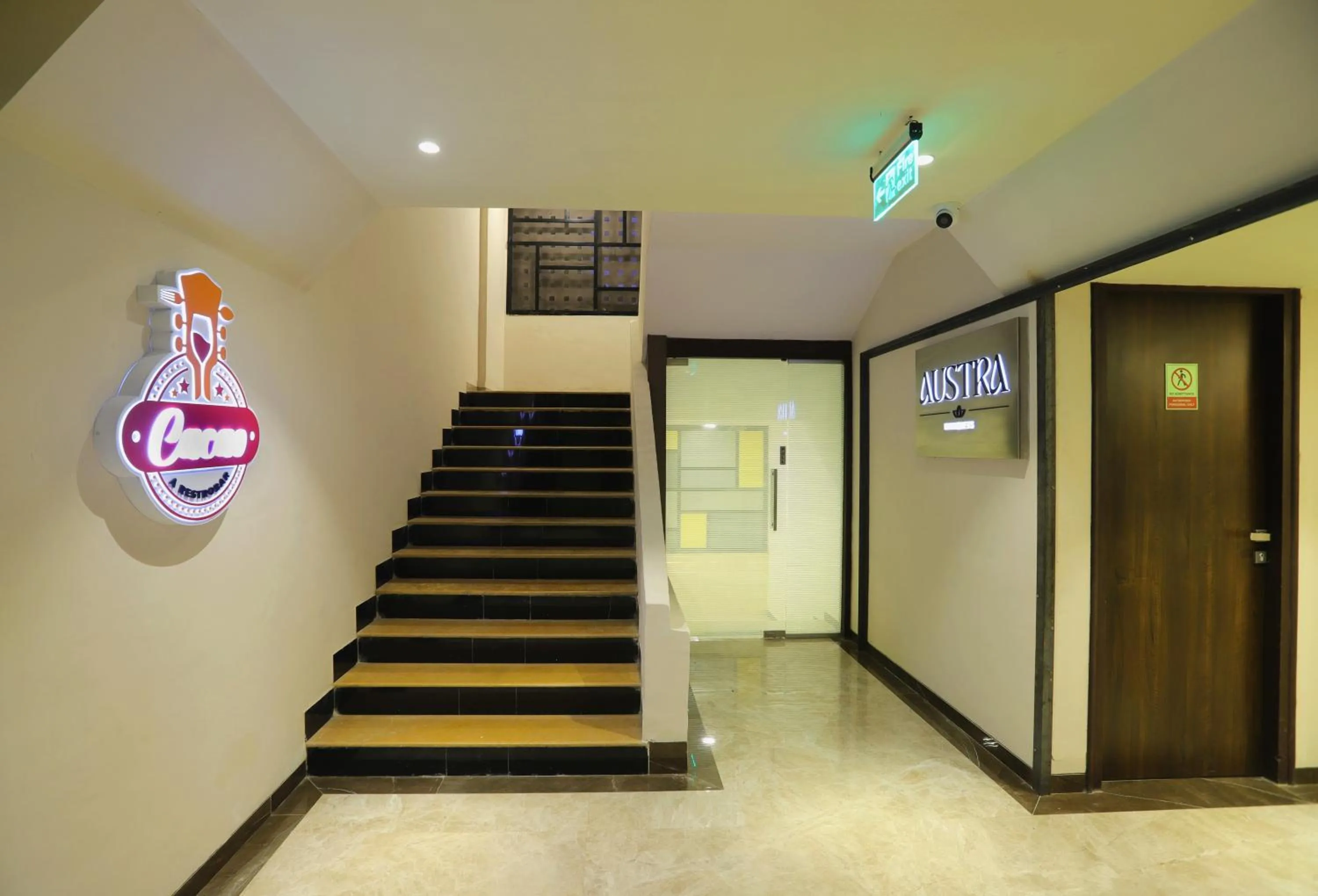 Evening entertainment in Aralia International Airport, Mumbai