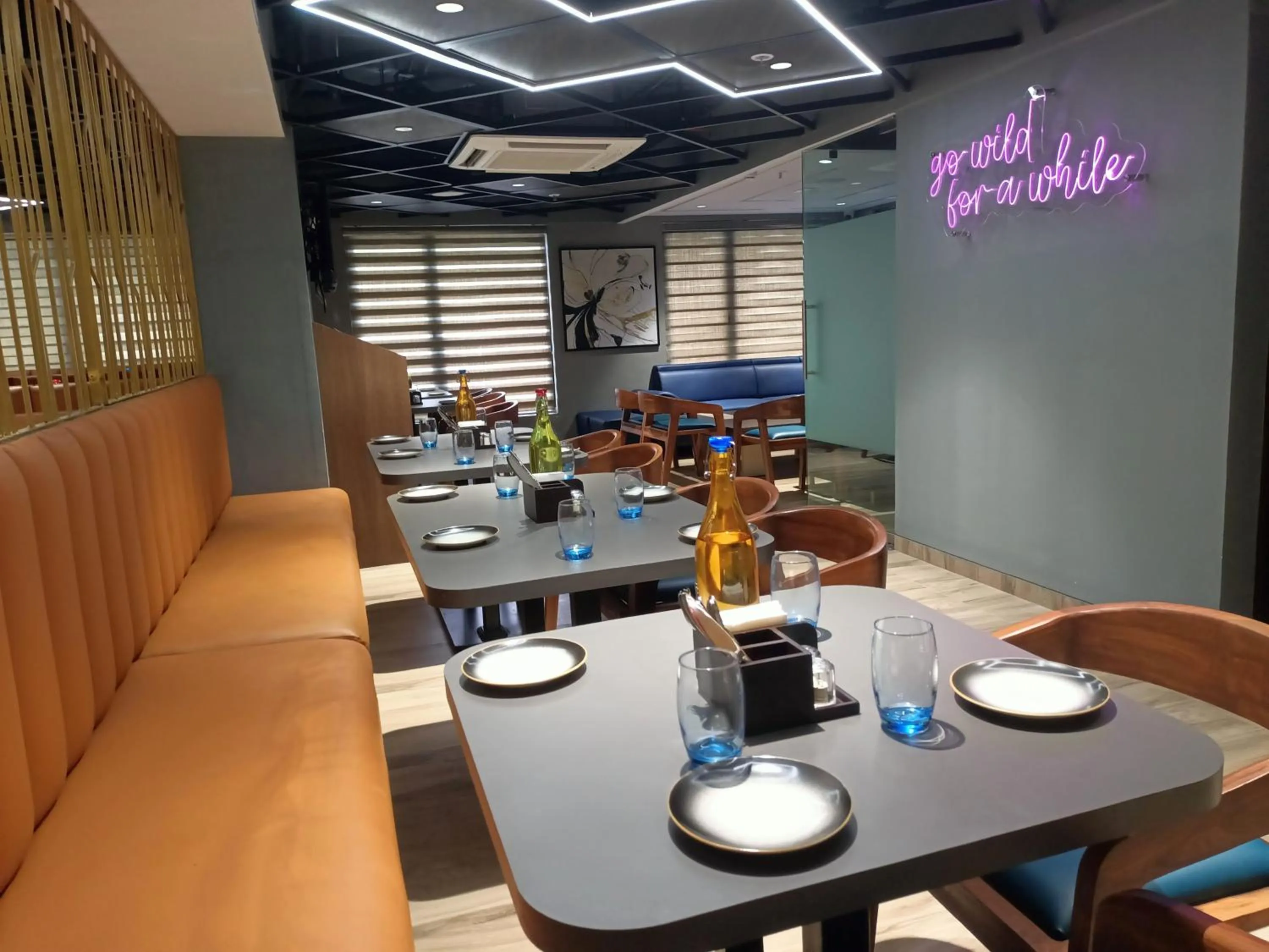 Lounge or bar in Aralia International Airport, Mumbai