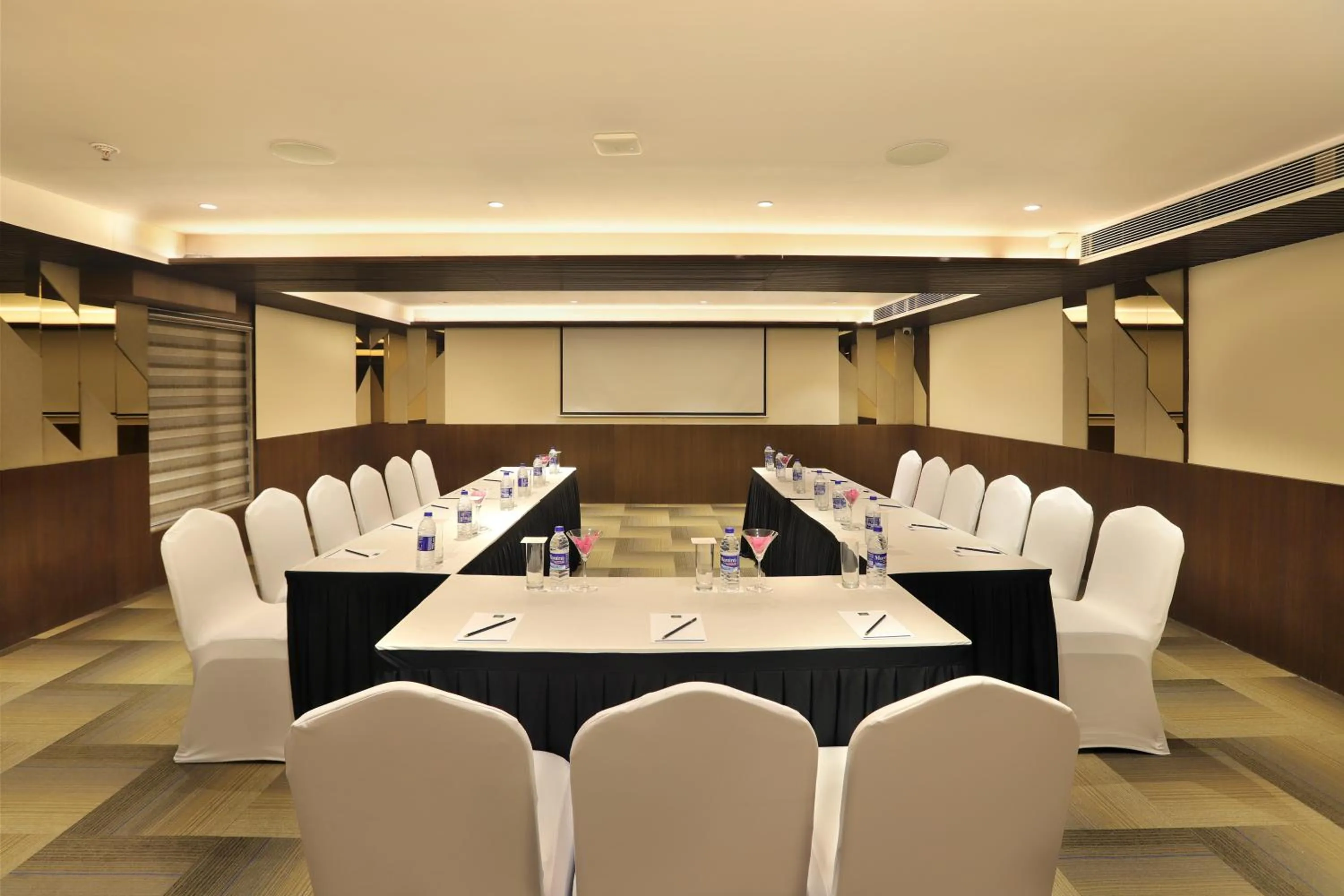 Meeting/conference room in Aralia International Airport, Mumbai