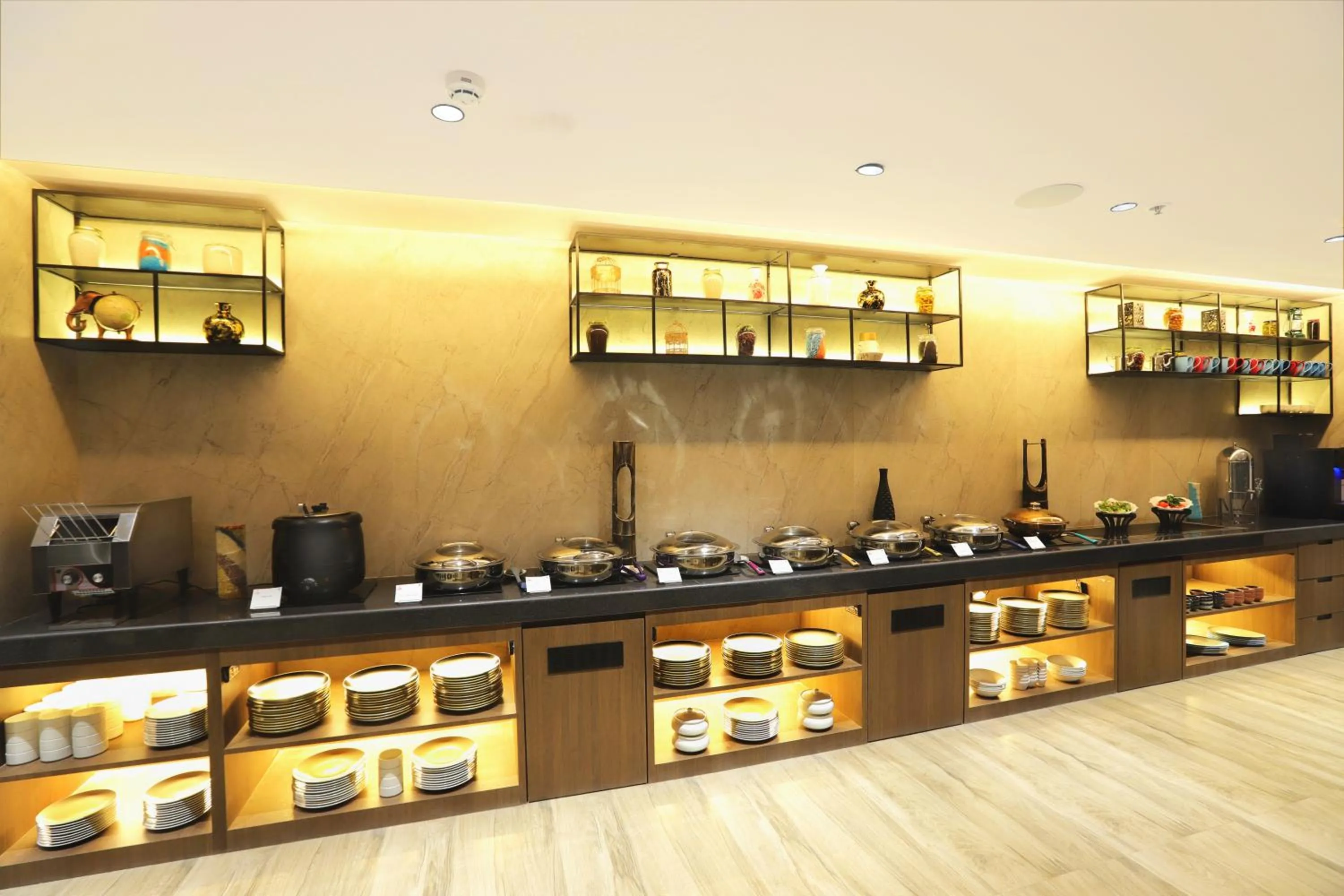 Restaurant/places to eat in Aralia International Airport, Mumbai