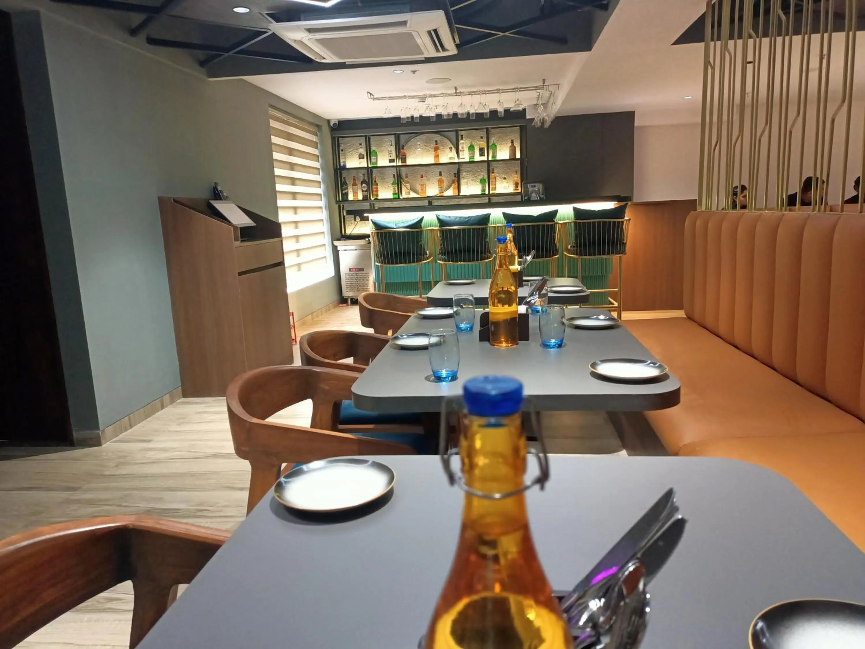 Restaurant/places to eat in Aralia International Airport, Mumbai
