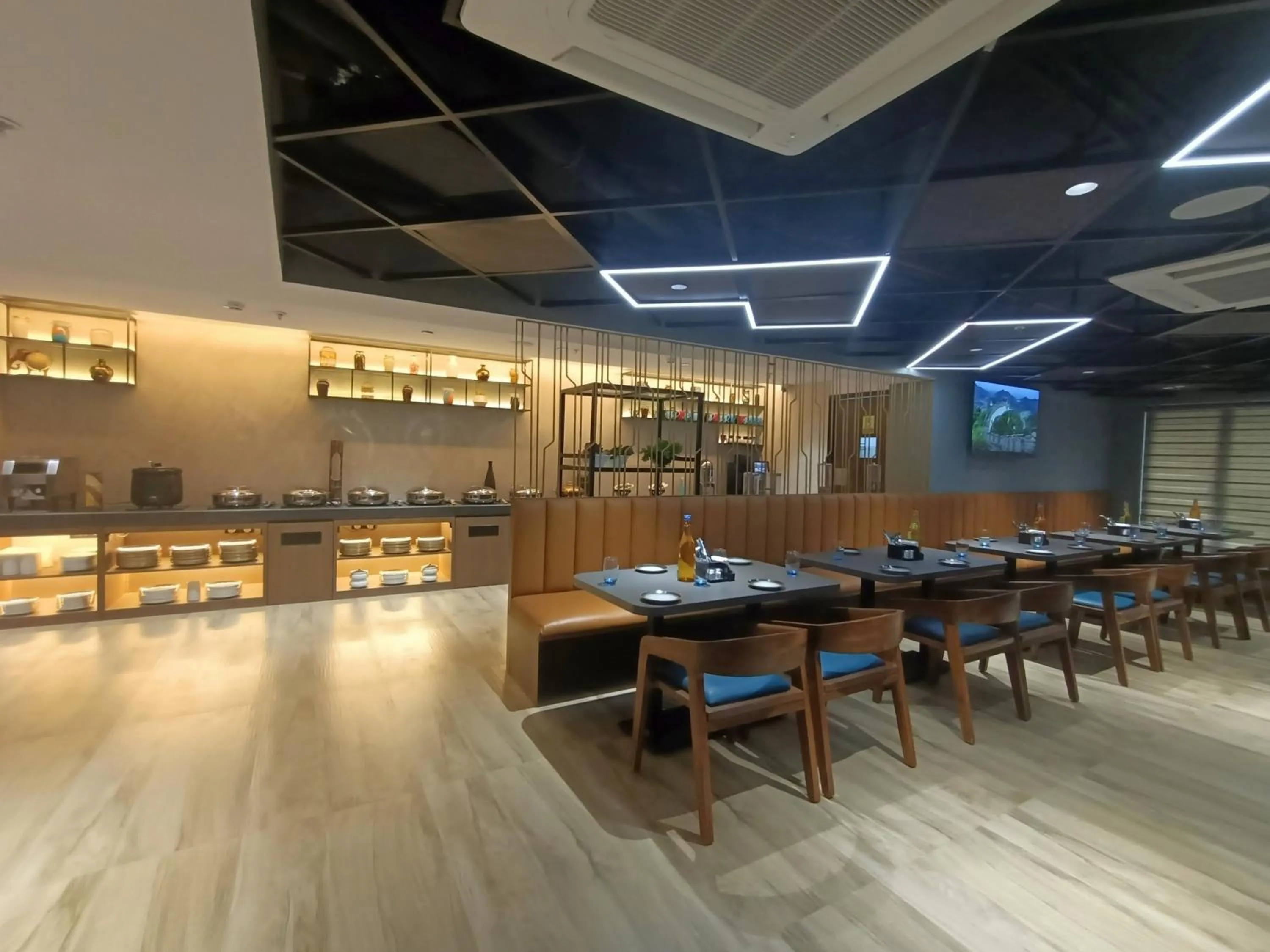 Restaurant/places to eat in Aralia International Airport, Mumbai