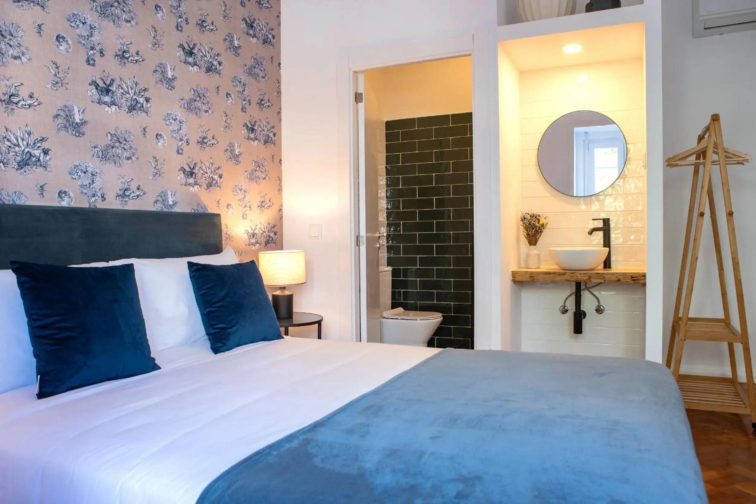 Double Room in Succeed Campo Pequeno Suites Double Room in Succeed Campo Pequeno Suites