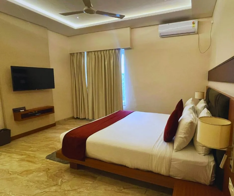 Communal lounge/ TV room in Prism - A Boutique Hotel