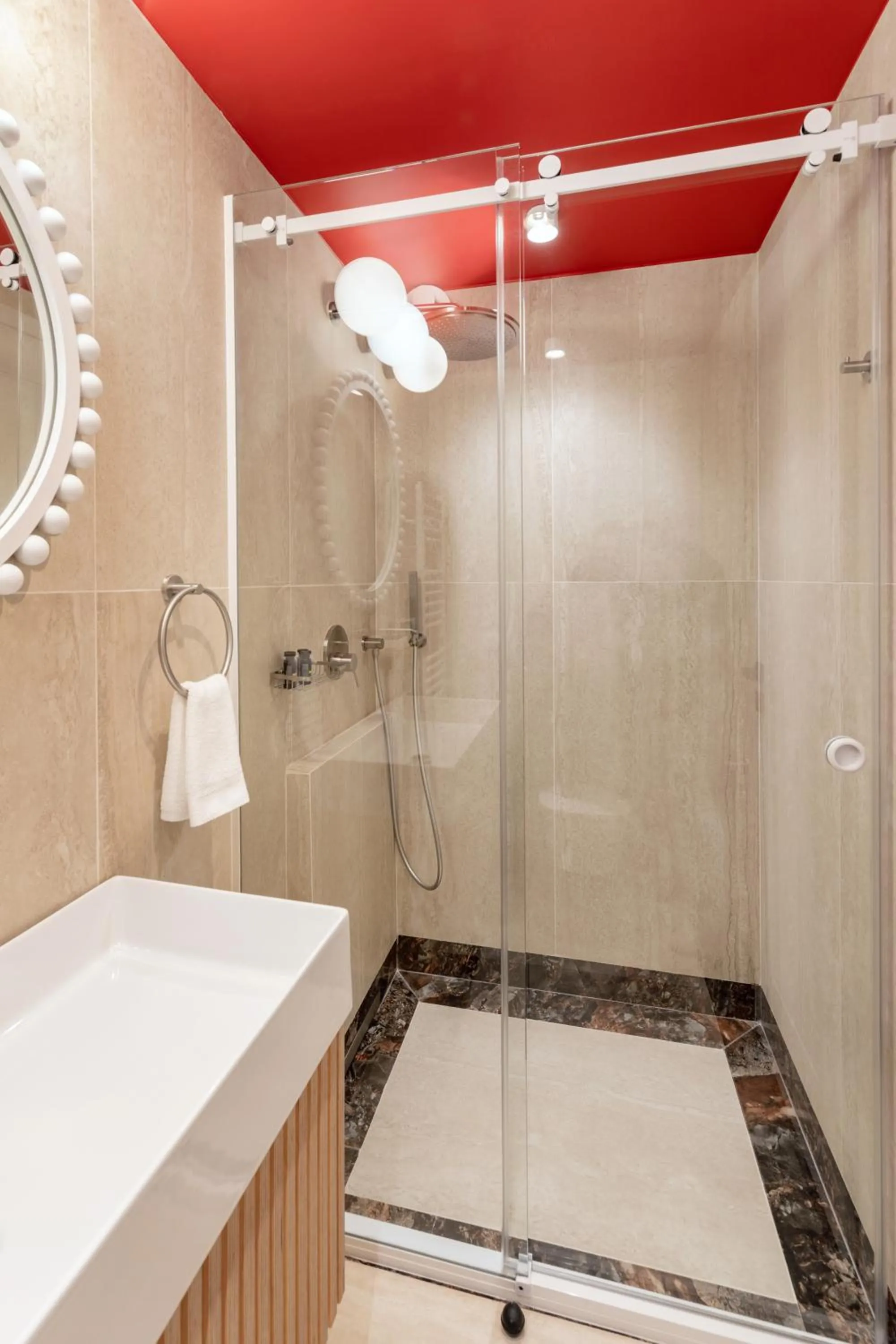 Shower in Agora Suites