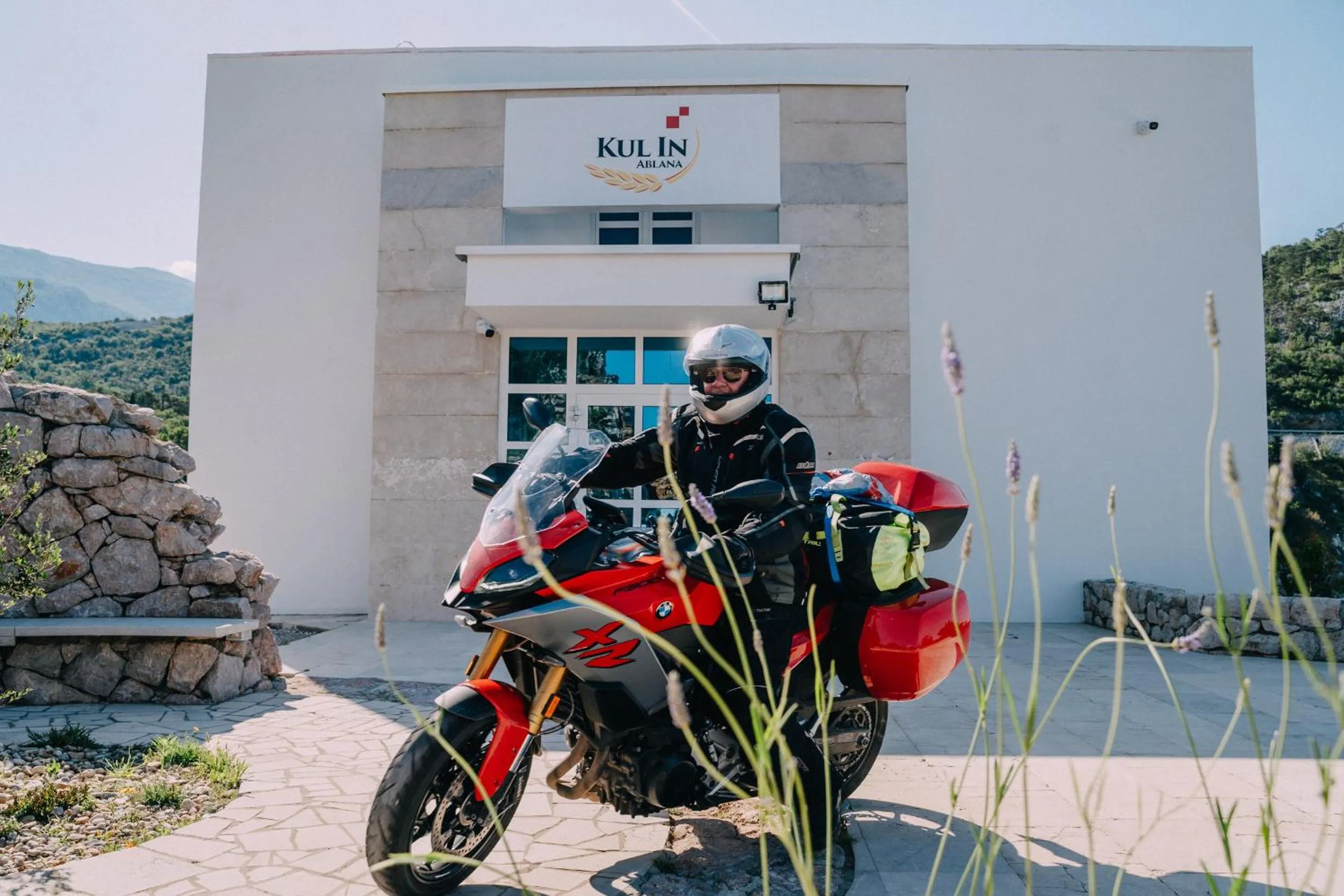 Parking in Kul IN Ablana