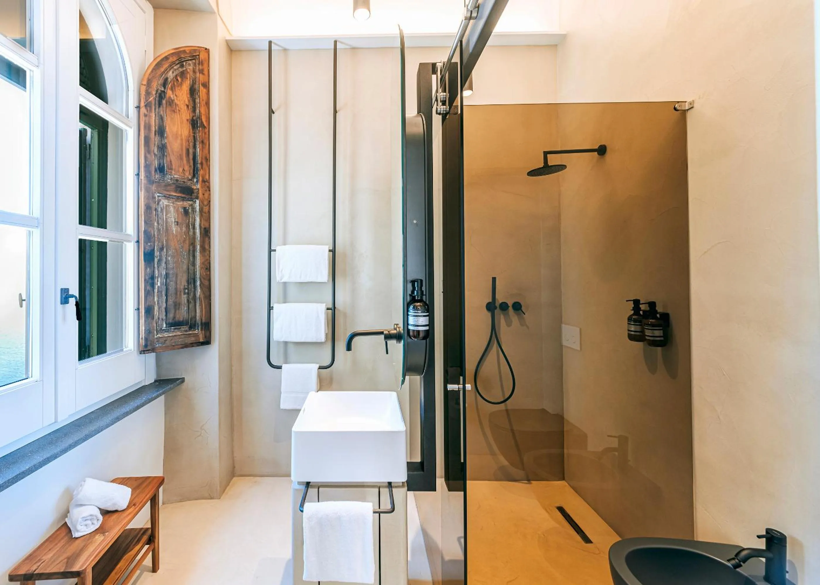 Bathroom in Ischia Lighthousehideaway