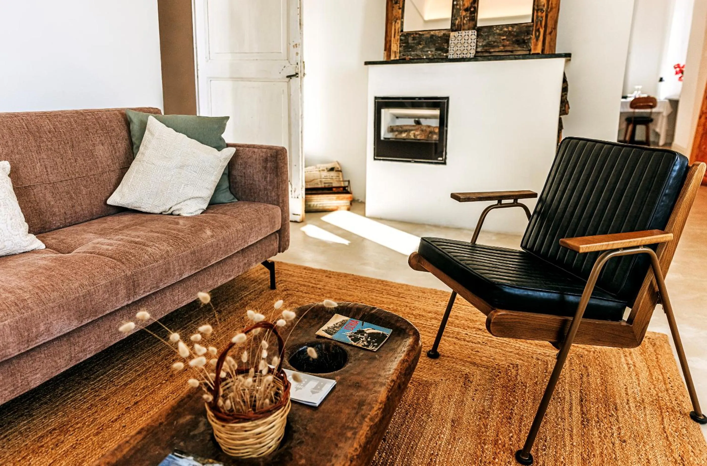 Communal lounge/ TV room in Ischia Lighthousehideaway