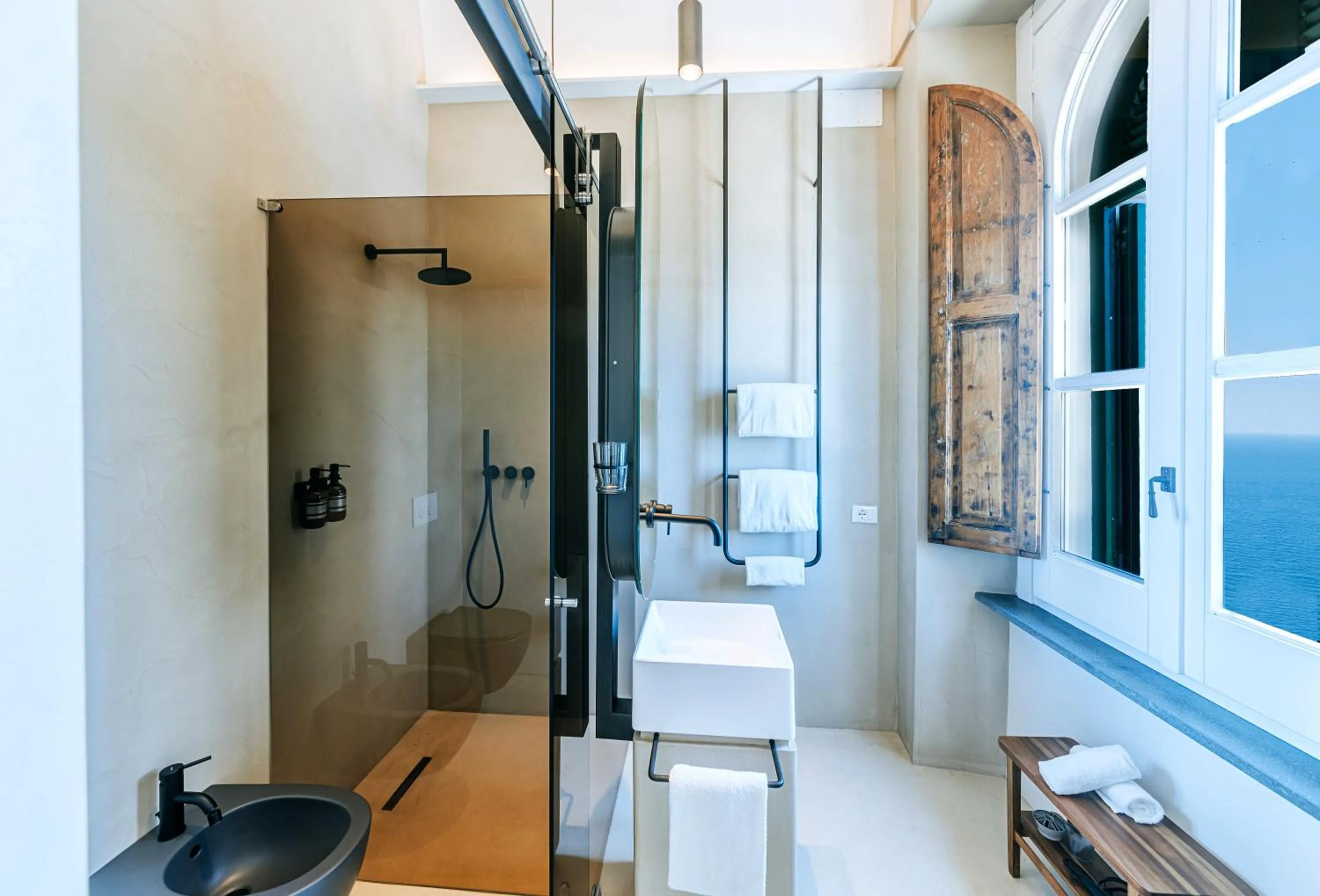 Bathroom in Ischia Lighthousehideaway