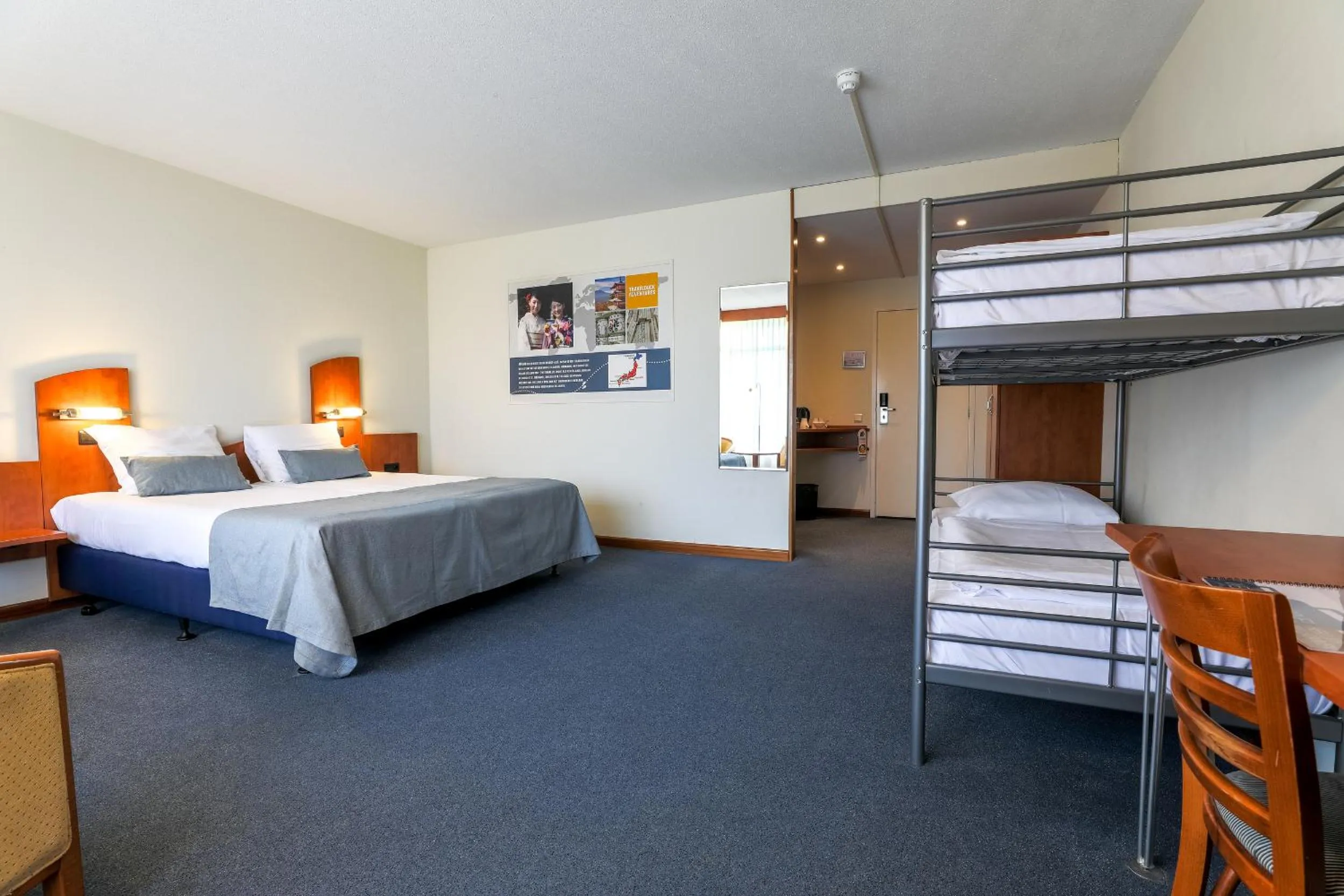 Photo of the whole room, Bed in Fletcher Hotel-Restaurant De Reiskoffer