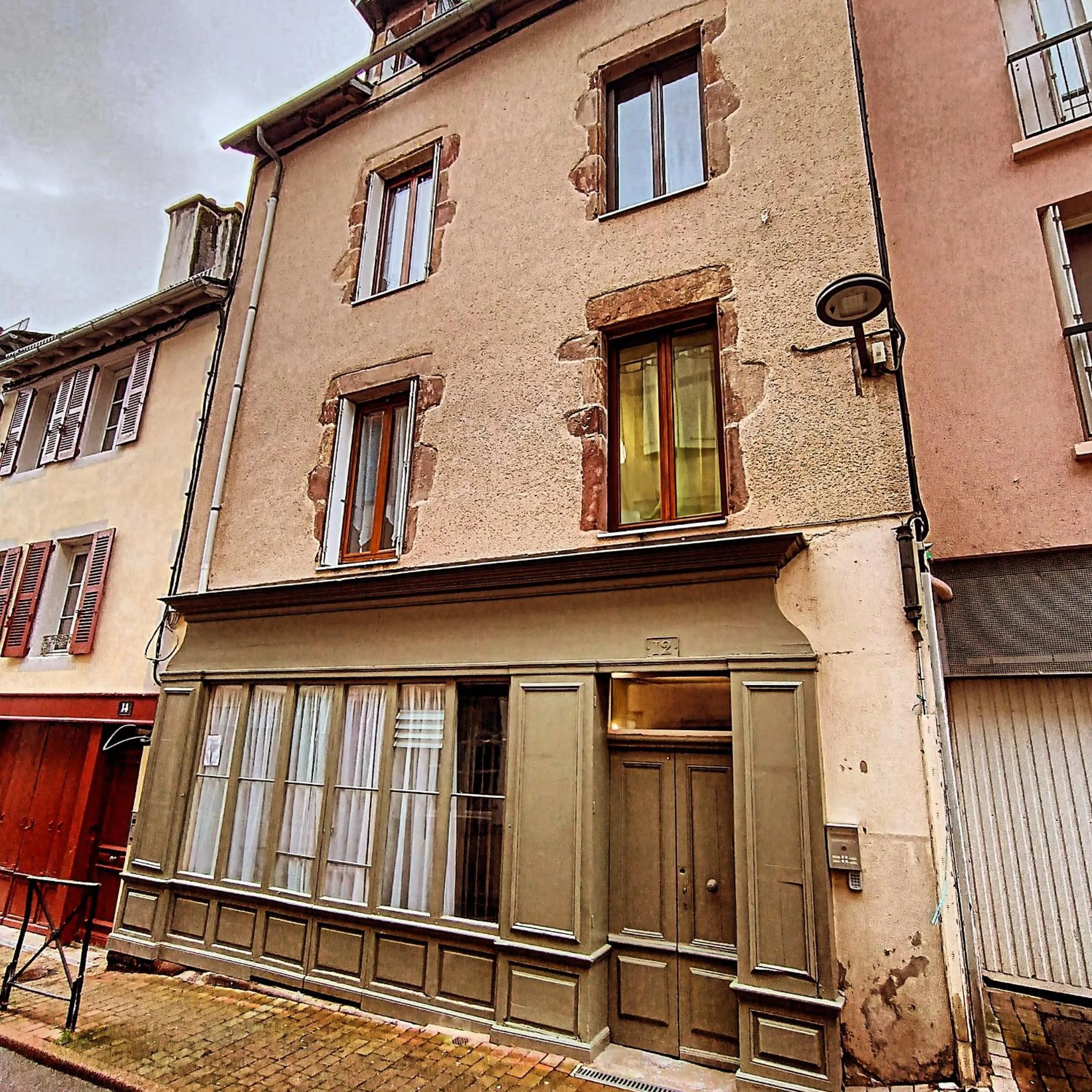One-Bedroom Apartment in T2entièrement rénové style industriel