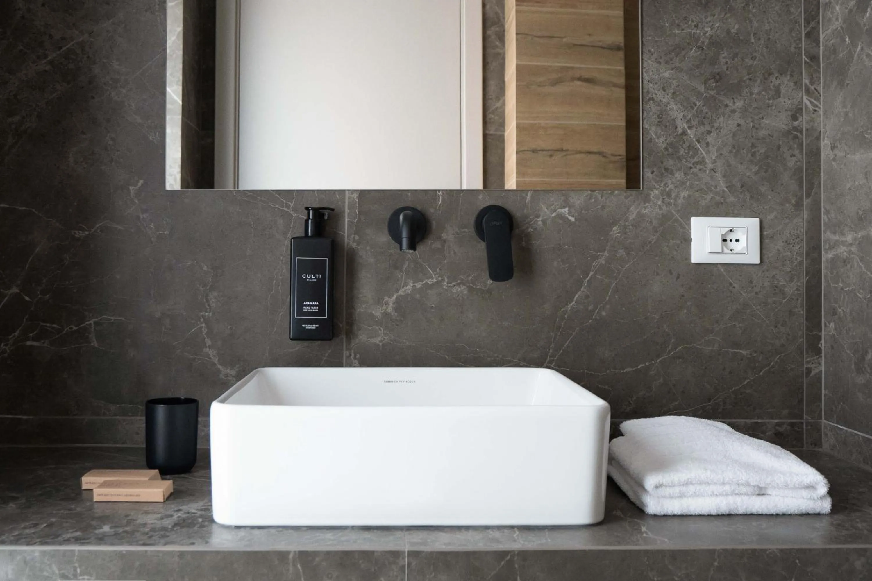 Bathroom in Hotel Mhami