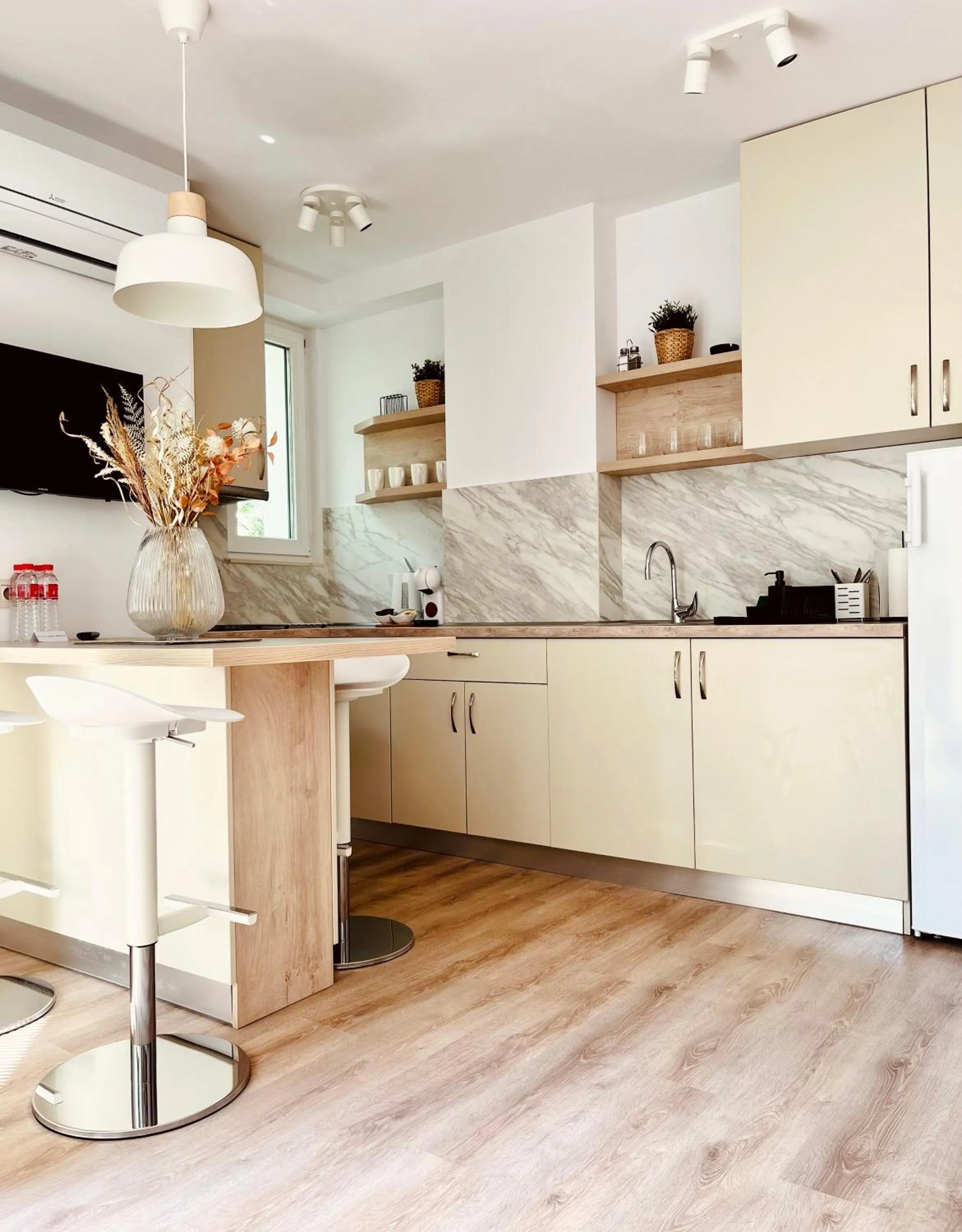 Apart-Hotels-Sofia, AHS