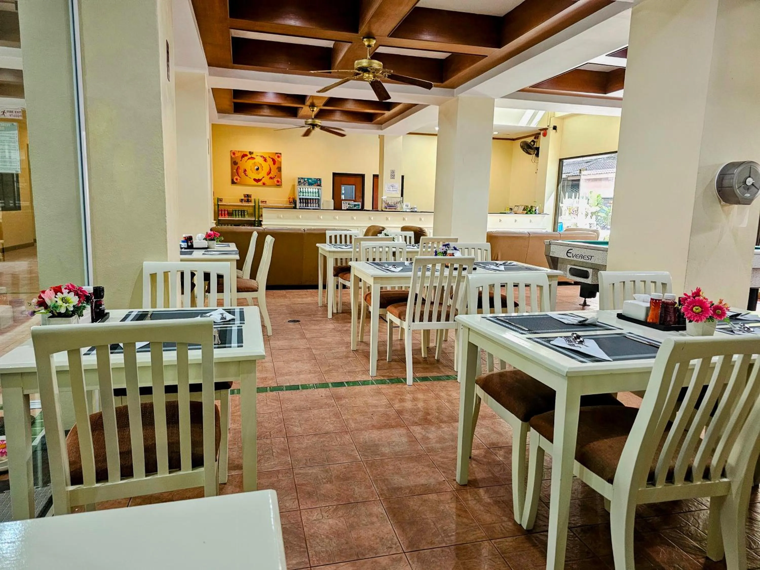 Restaurant/places to eat in Patong Central Residence & Apartment