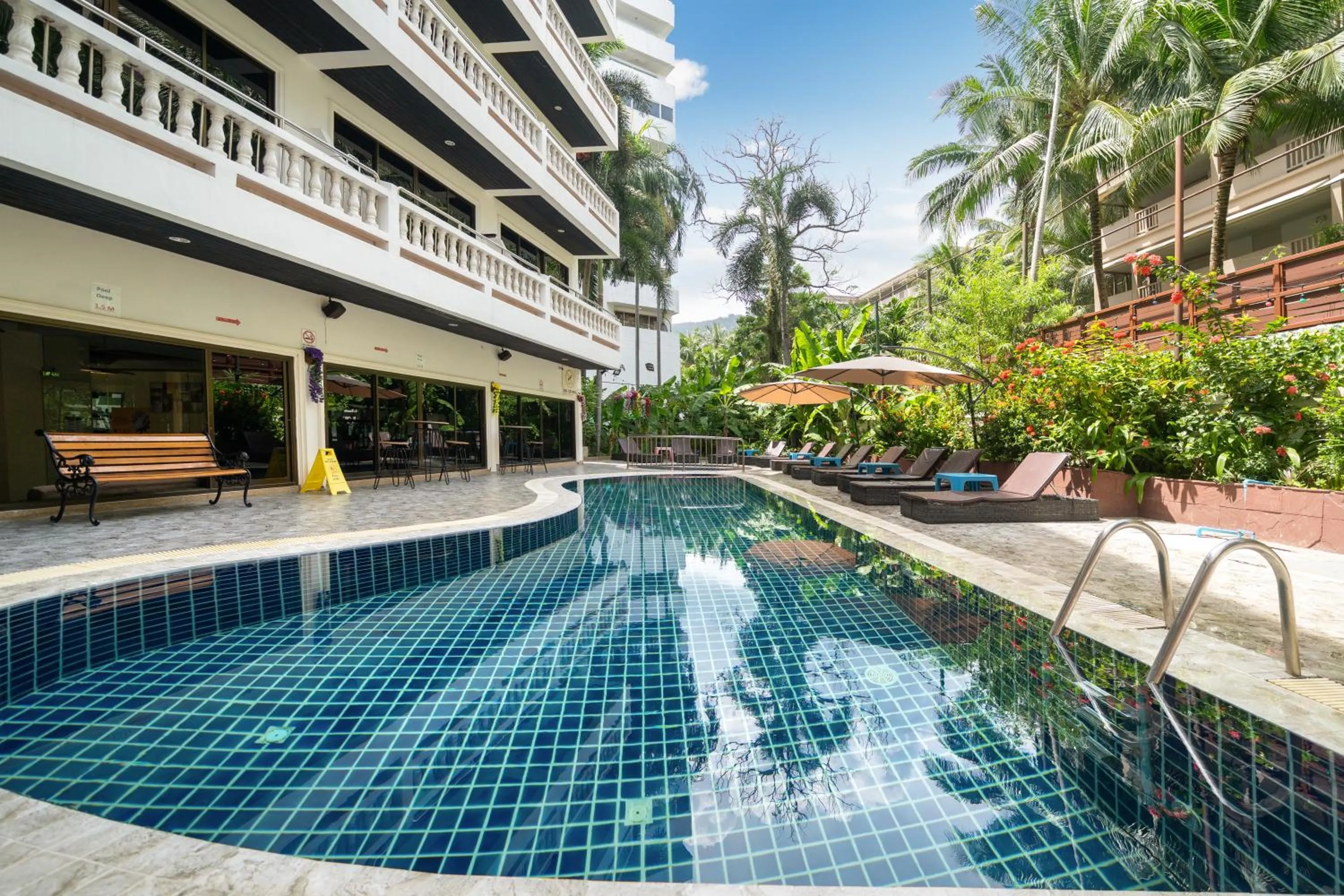 Day in Patong Central Residence & Apartment