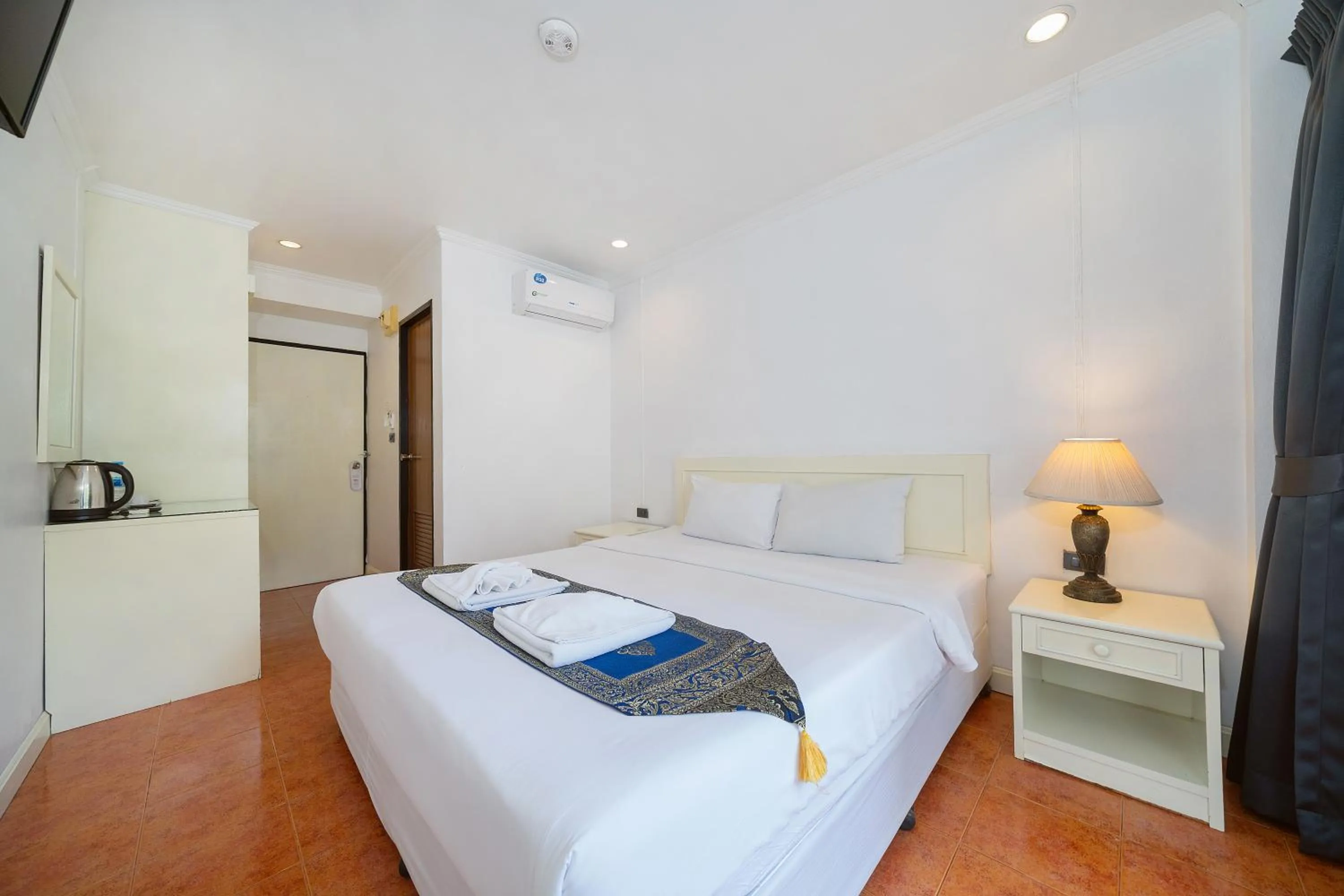 Bed in Patong Central Residence & Apartment
