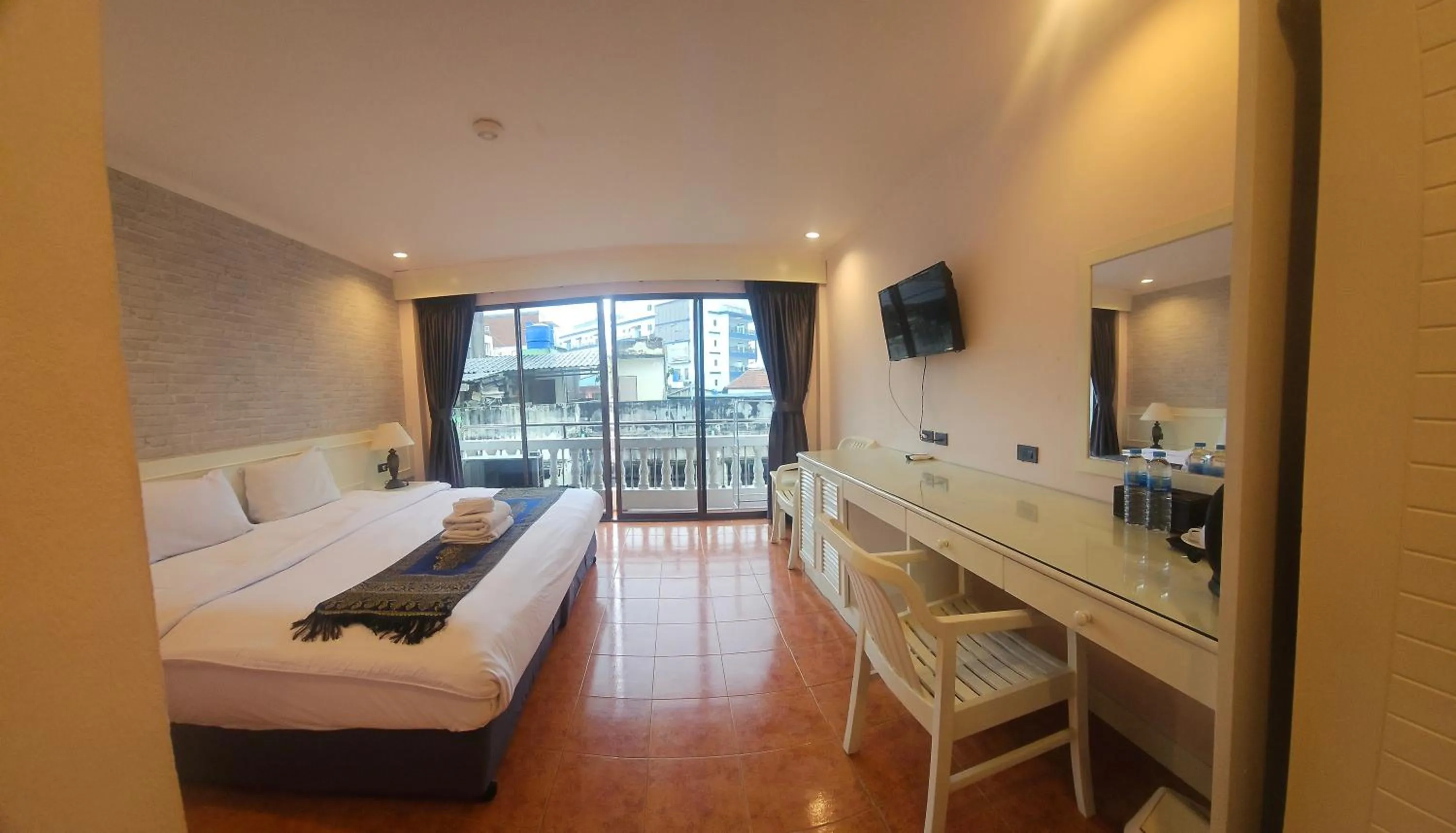 Bed in Patong Central Residence & Apartment