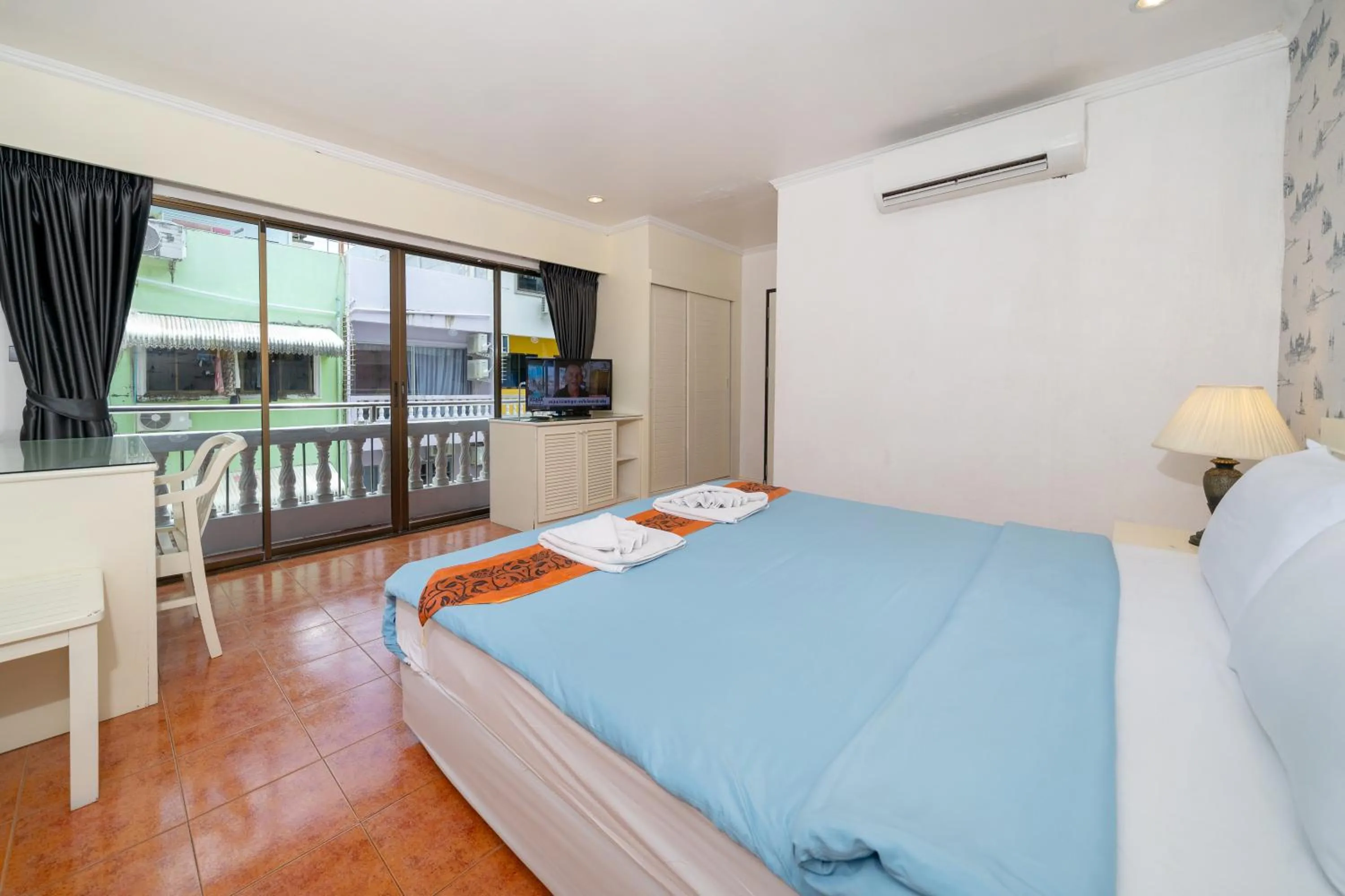Bed in Patong Central Residence & Apartment