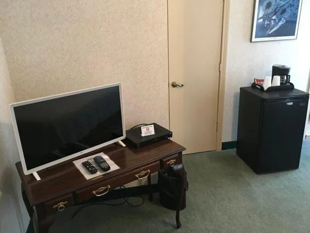 TV and multimedia in Beaumont Hotel