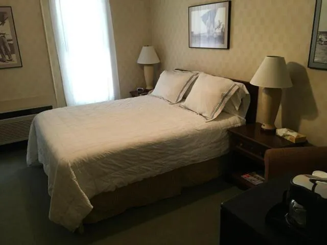 Bed in Beaumont Hotel