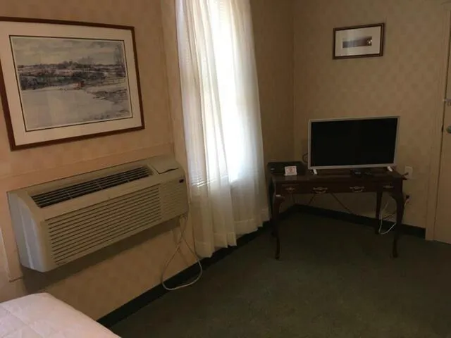 TV and multimedia, Bed in Beaumont Hotel