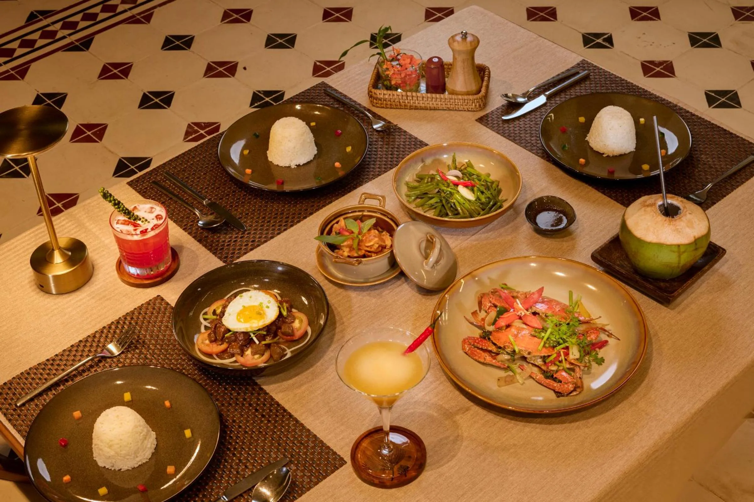 Food and drinks in Samanea Beach Resort & Spa