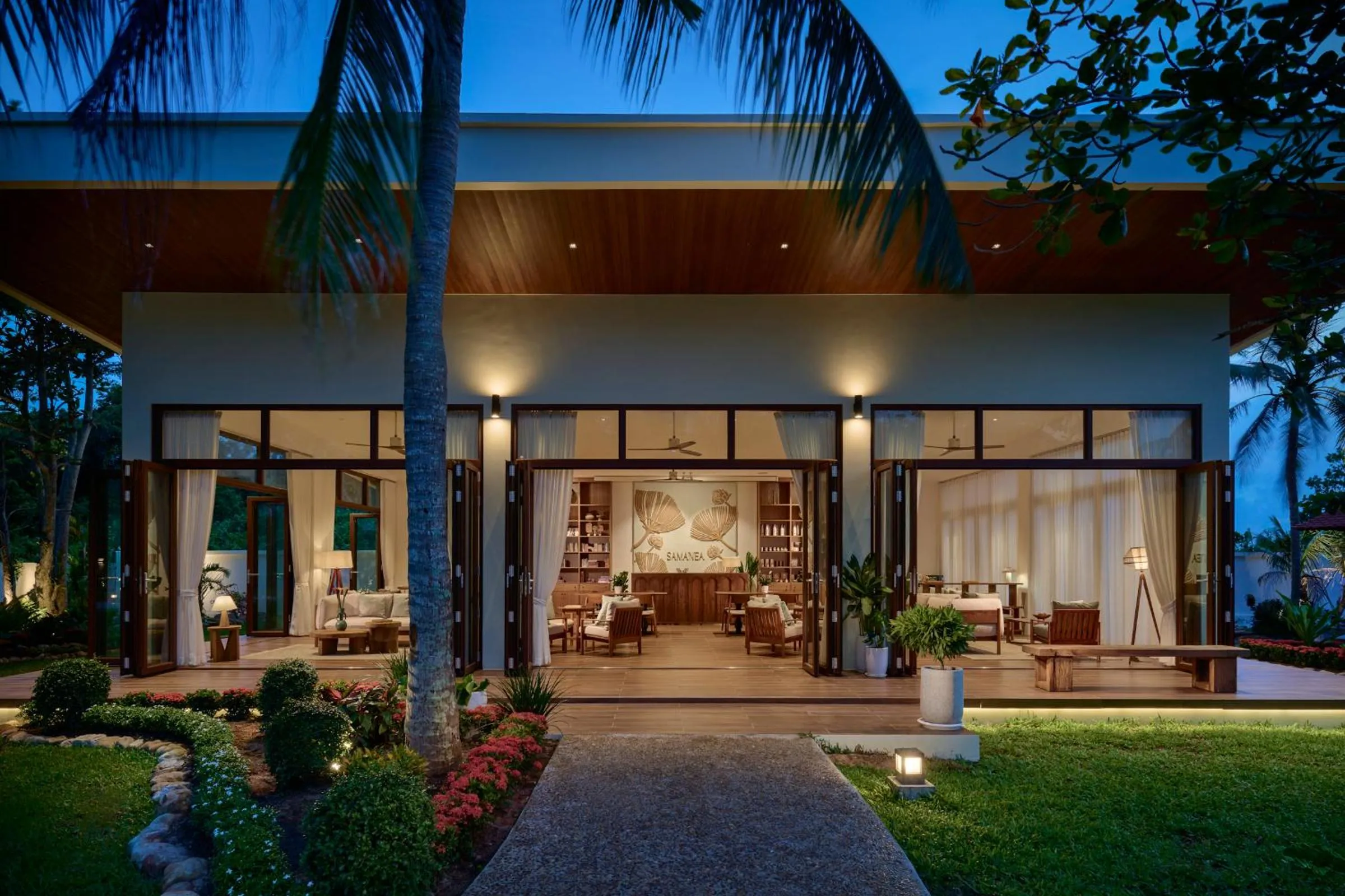 Communal lounge/ TV room in Samanea Beach Resort & Spa