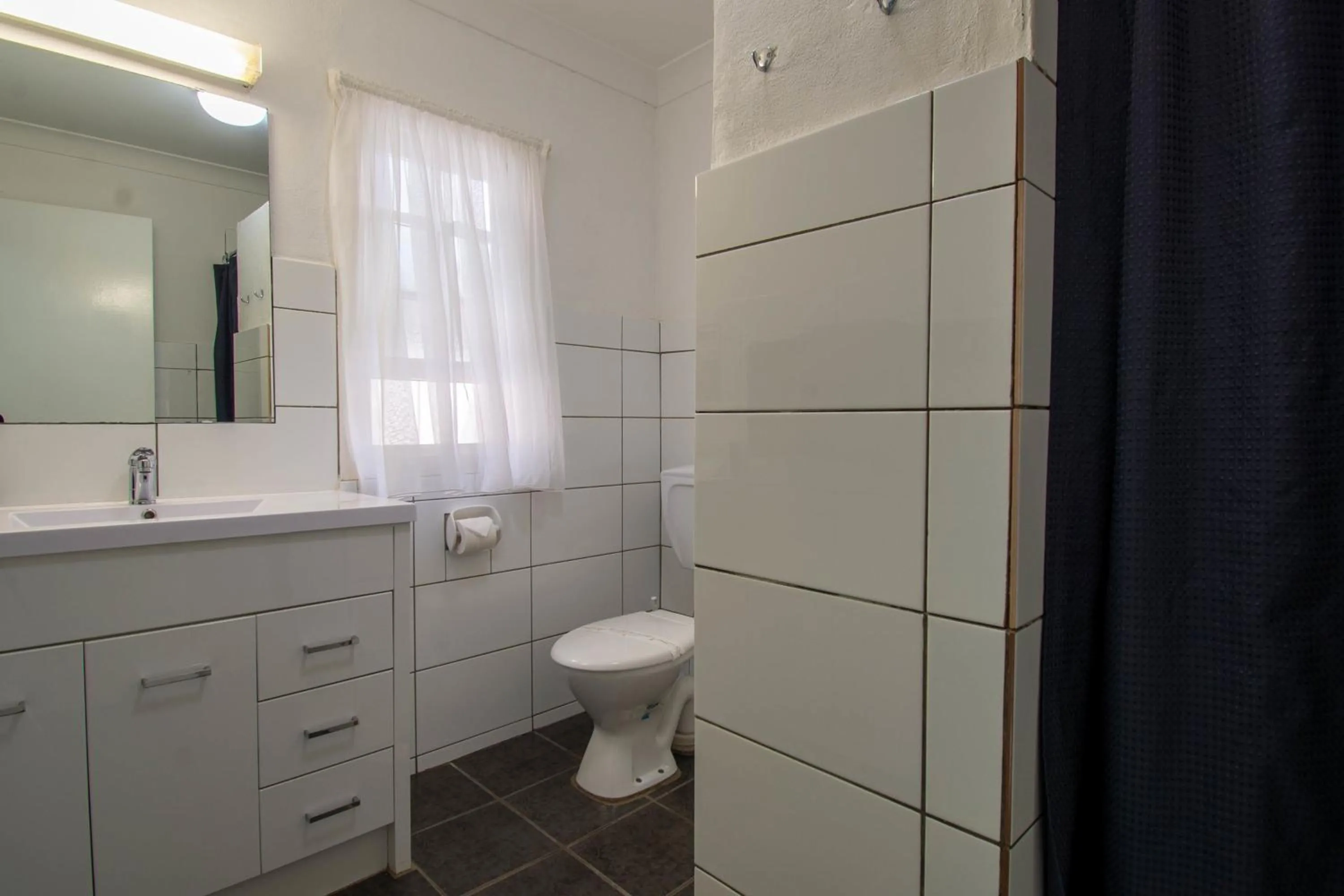 Shower in Gundagai Motel