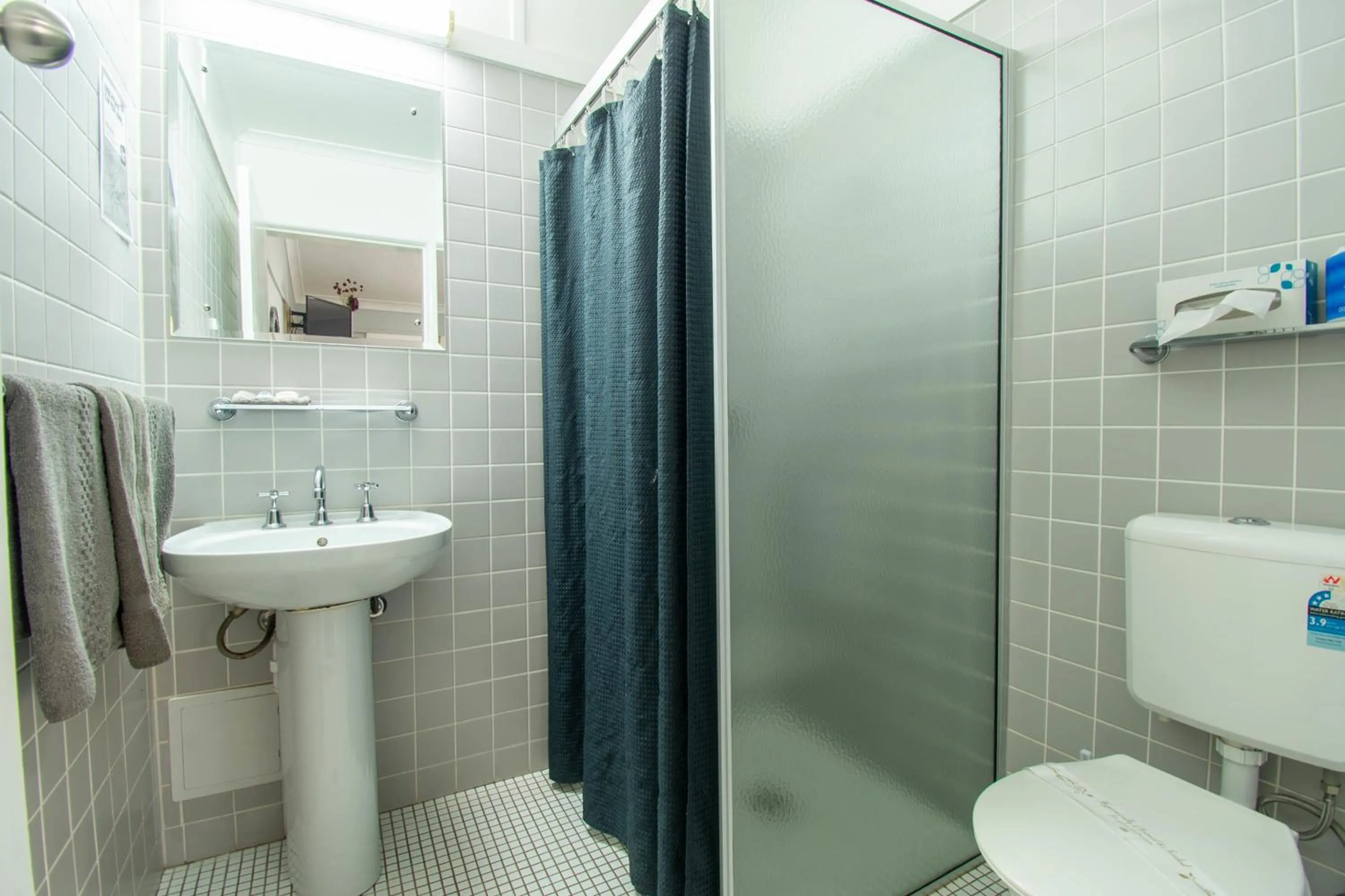 Shower in Gundagai Motel