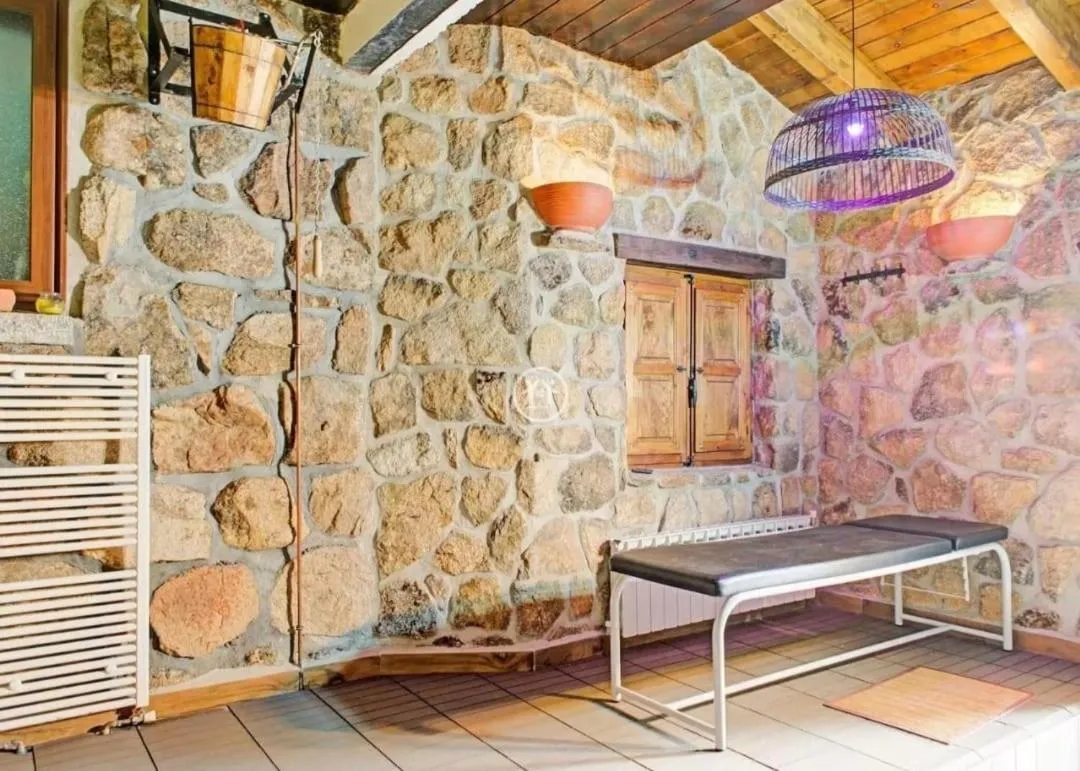 Spa and wellness centre/facilities in La Pedriza LA CASA DEL GALAPAGAR