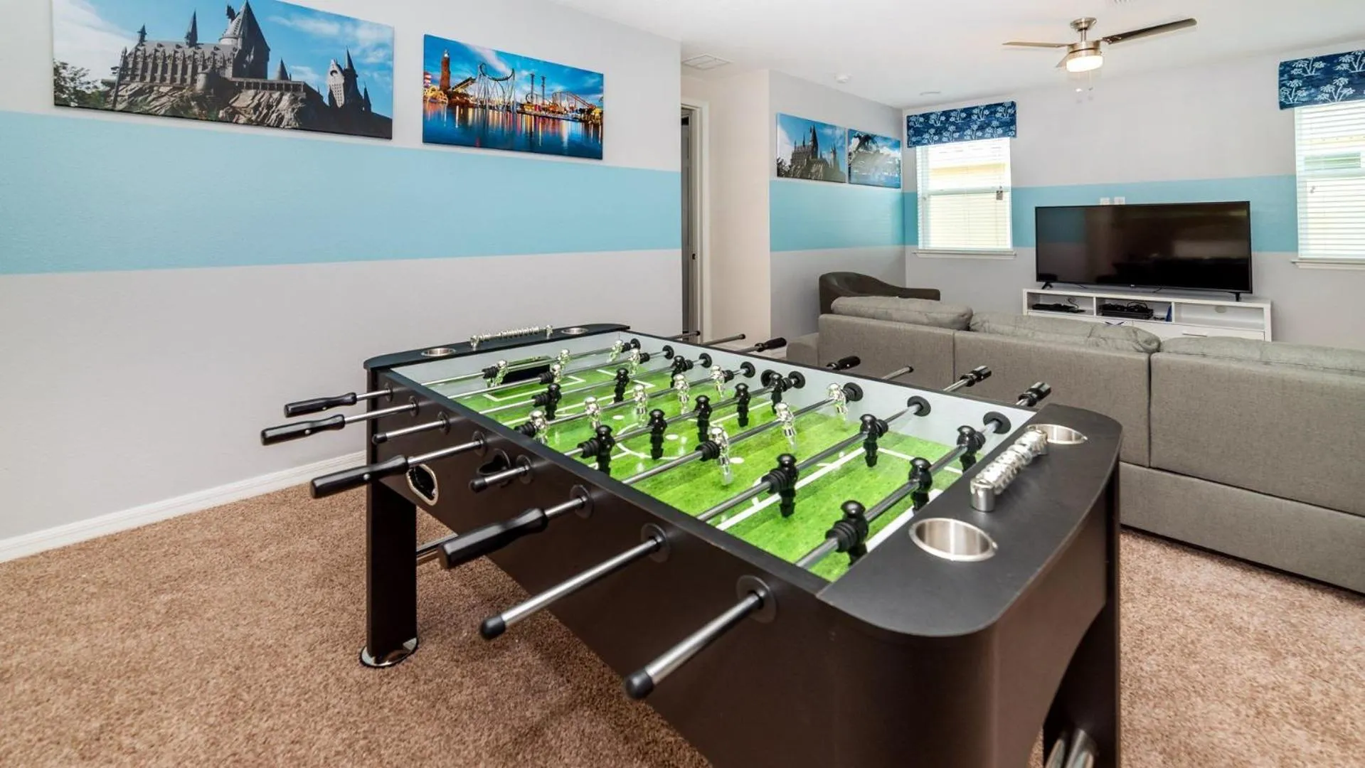 Living room in Disney Getaway: Pool, Spa, Games, Great Locale