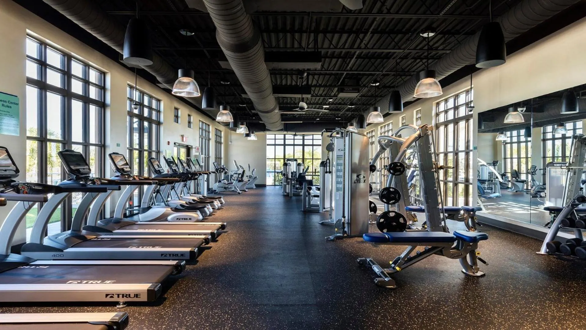 Fitness centre/facilities in Disney Getaway: Pool, Spa, Games, Great Locale